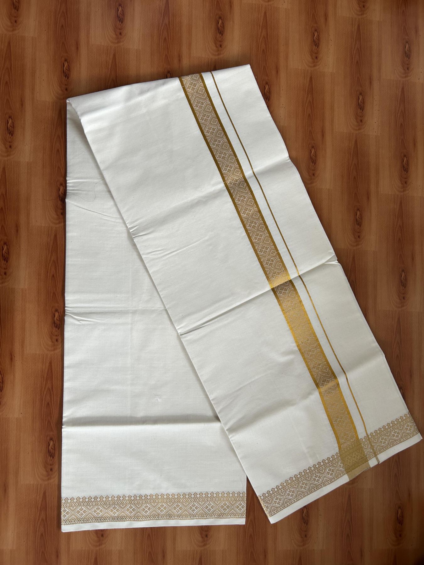 Single Off White - (Unbleached) Mundu/Dhoti - 20% Discount!! Kaitharikada Balaramapuram Pure Cotton - 40s - 1.25 inch Gold Kasav Jacquard Design Kara 2 mtr (4 muzham) - 25 KK5395 GAN