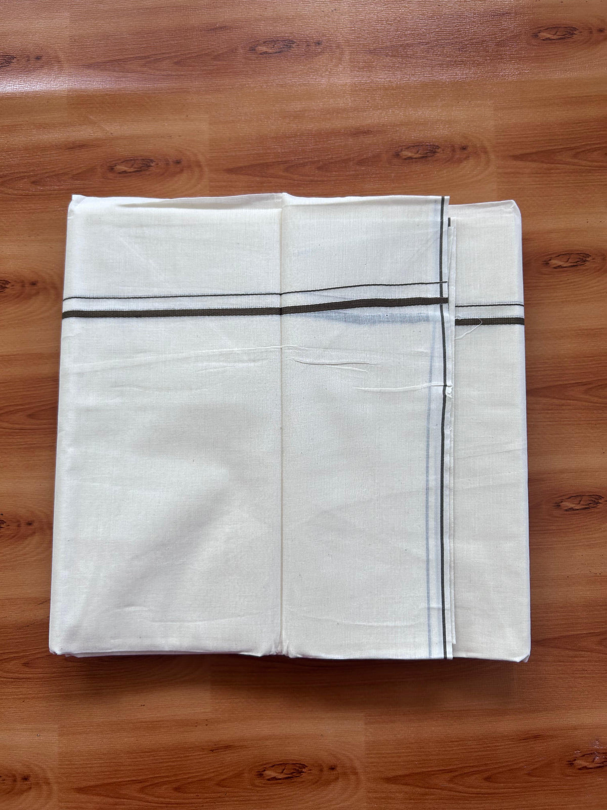 Double Off white Mundu/Dhoti - 20% Discount! KaithariKada - 100% Pure Cotton 100x80  - 0.3 cm Olive Green Thin Kara 4.10 mtr (8.5 Muzham) - 8 KK5517 VIN