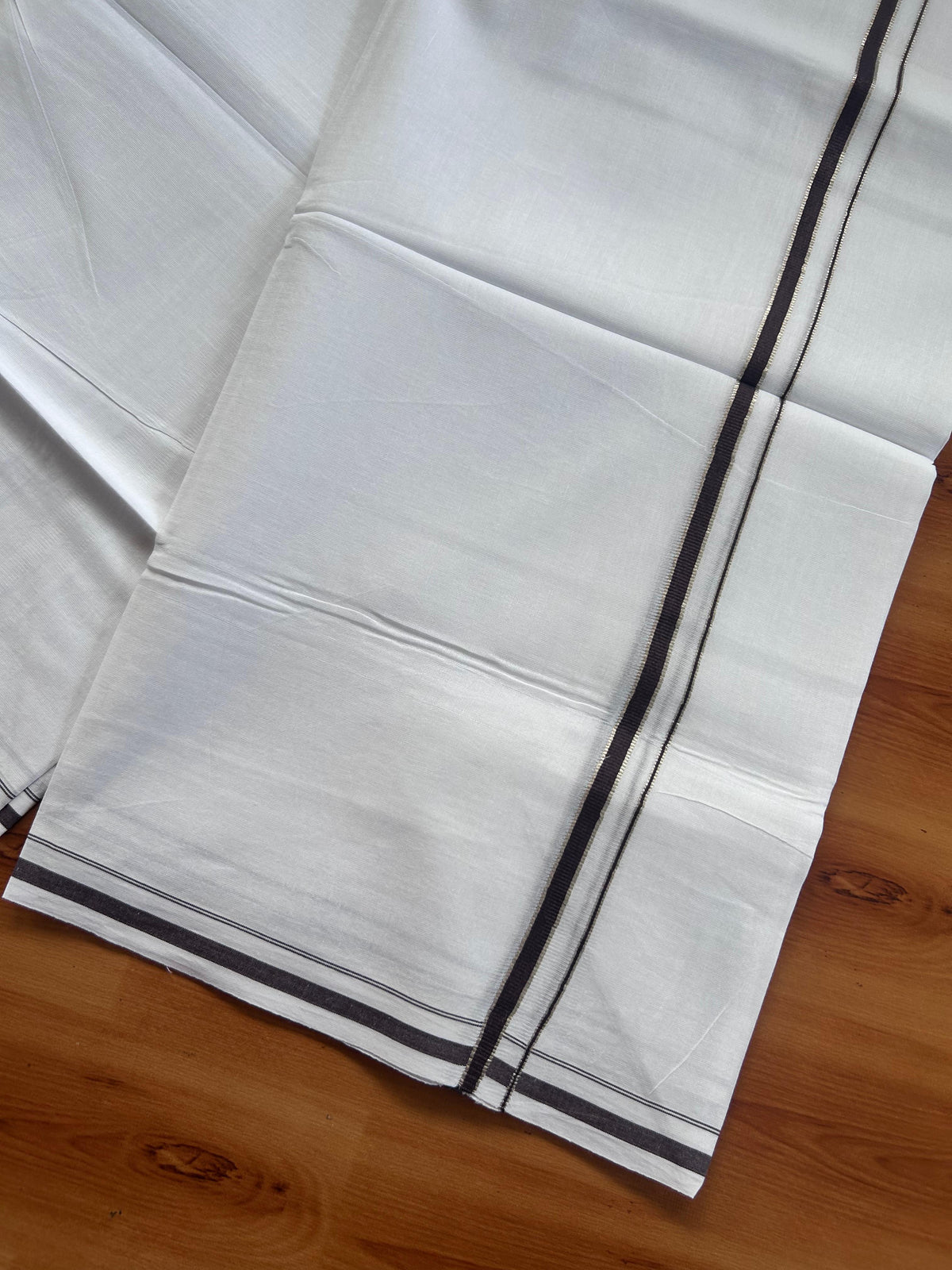 Pure white Double Mundu/Dhoti - 20% Discount! KaithariKada 100% Cotton - 100X80 - 0.5 cm Silver Kasav & Dark Brown Kara - 3.90 mtr (8.5 muzham) - 10 KK5518 VAS