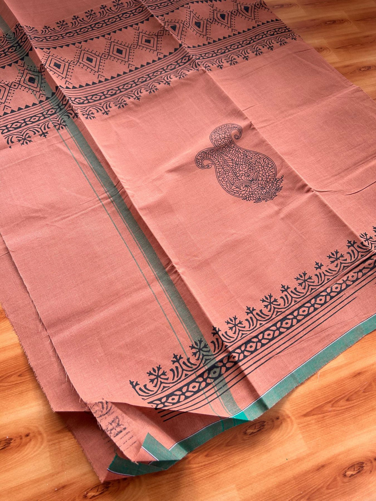Single Kaily / Lungi - Pure Cotton - (40s) -  Green kara Black Printed design with Kavi colour body (2 meter / 4 muzham) - 5 KK8071 GAN