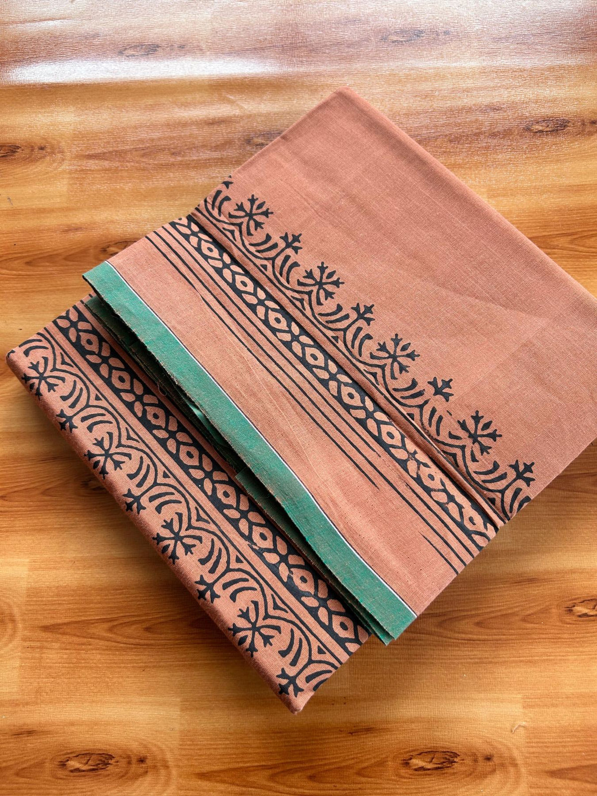 Single Kaily / Lungi - Pure Cotton - (40s) -  Green kara Black Printed design with Kavi colour body (2 meter / 4 muzham) - 5 KK8071 GAN