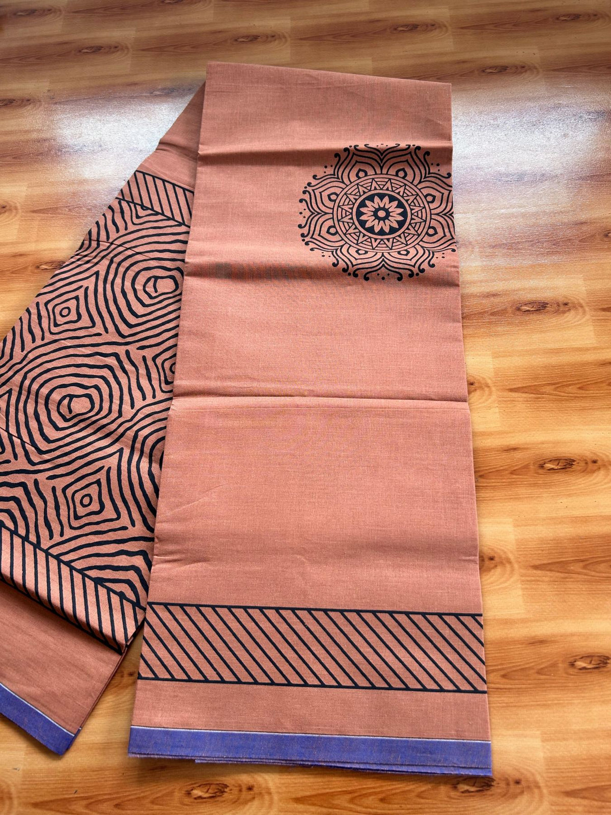 Single Kaily / Lungi - Pure Cotton - (40s) -  Violet kara Black Printed design with Kavi colour body (2 meter / 4 muzham) - 9 KK8071 GAN