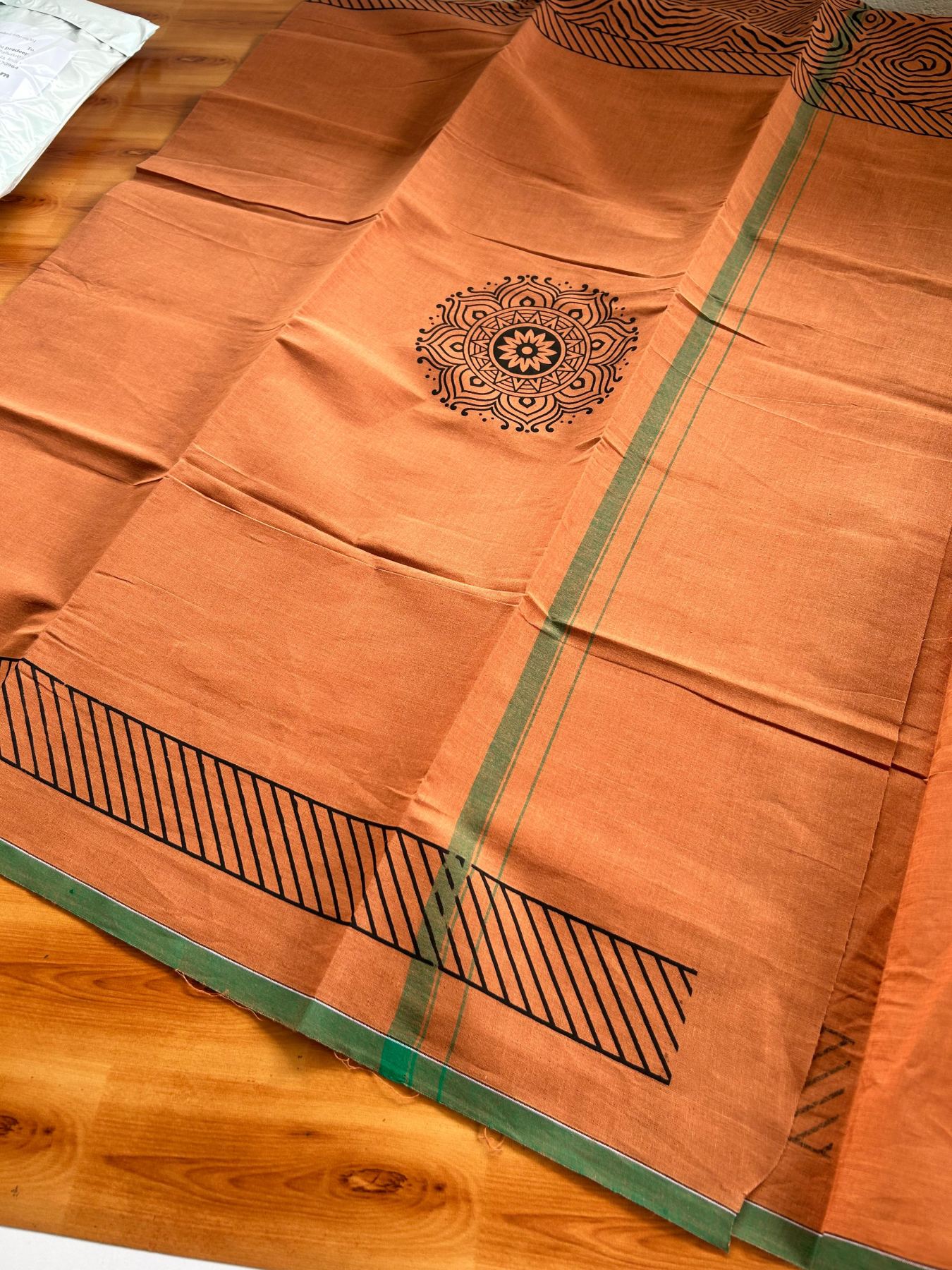 Single Kaily / Lungi - Pure Cotton - (40s) -  Green kara Black Printed design with Kavi colour body (2 meter / 4 muzham) - 7 KK8071 GAN