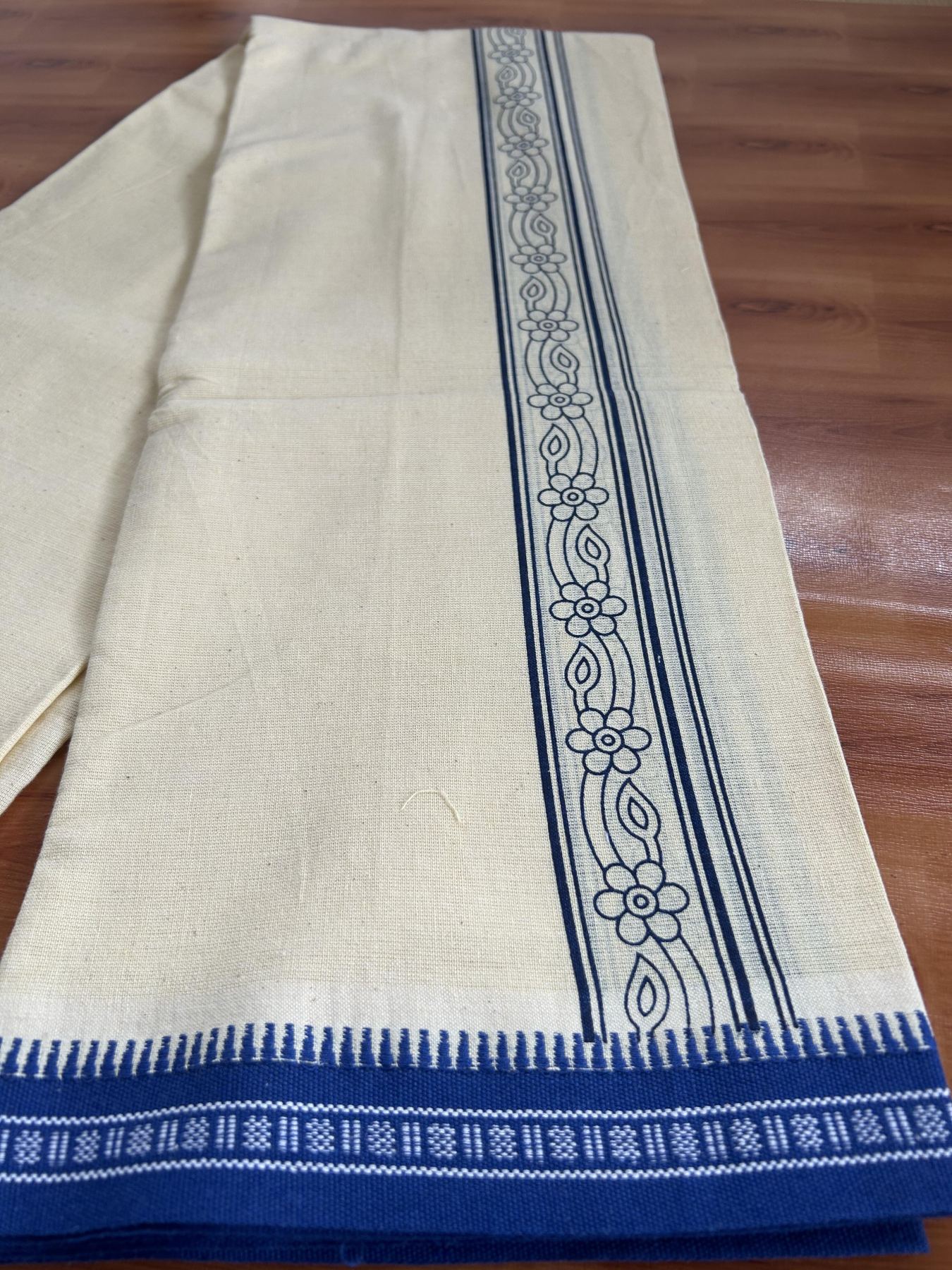 Kaitharikada - Single Kaily / Lungi -Mixed Cotton - 40s twisted - 2 inch Blue Design Printed Kuppadam Kara With Light Yellow Colour Body (2 meter / 4 muzham) - 6 KK8056 AST