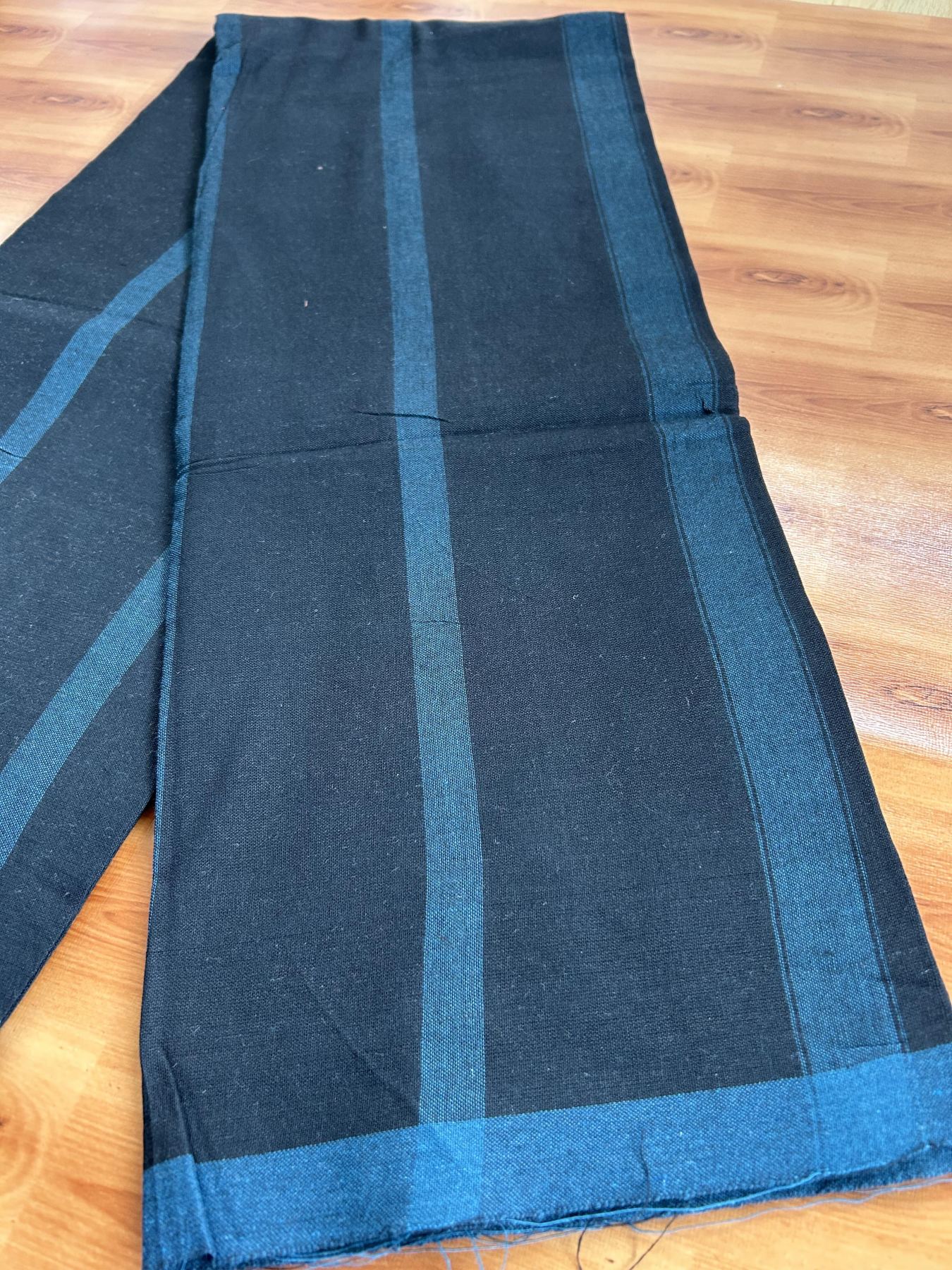 Kaitharikada - Single Kaily / Lungi - Mixed Cotton - 40s twisted - 1 inch  Peacock Blue kara with Black & Peacock Blue Striped colour body (2 meter / 4 muzham) - 9 KK8055 SAT