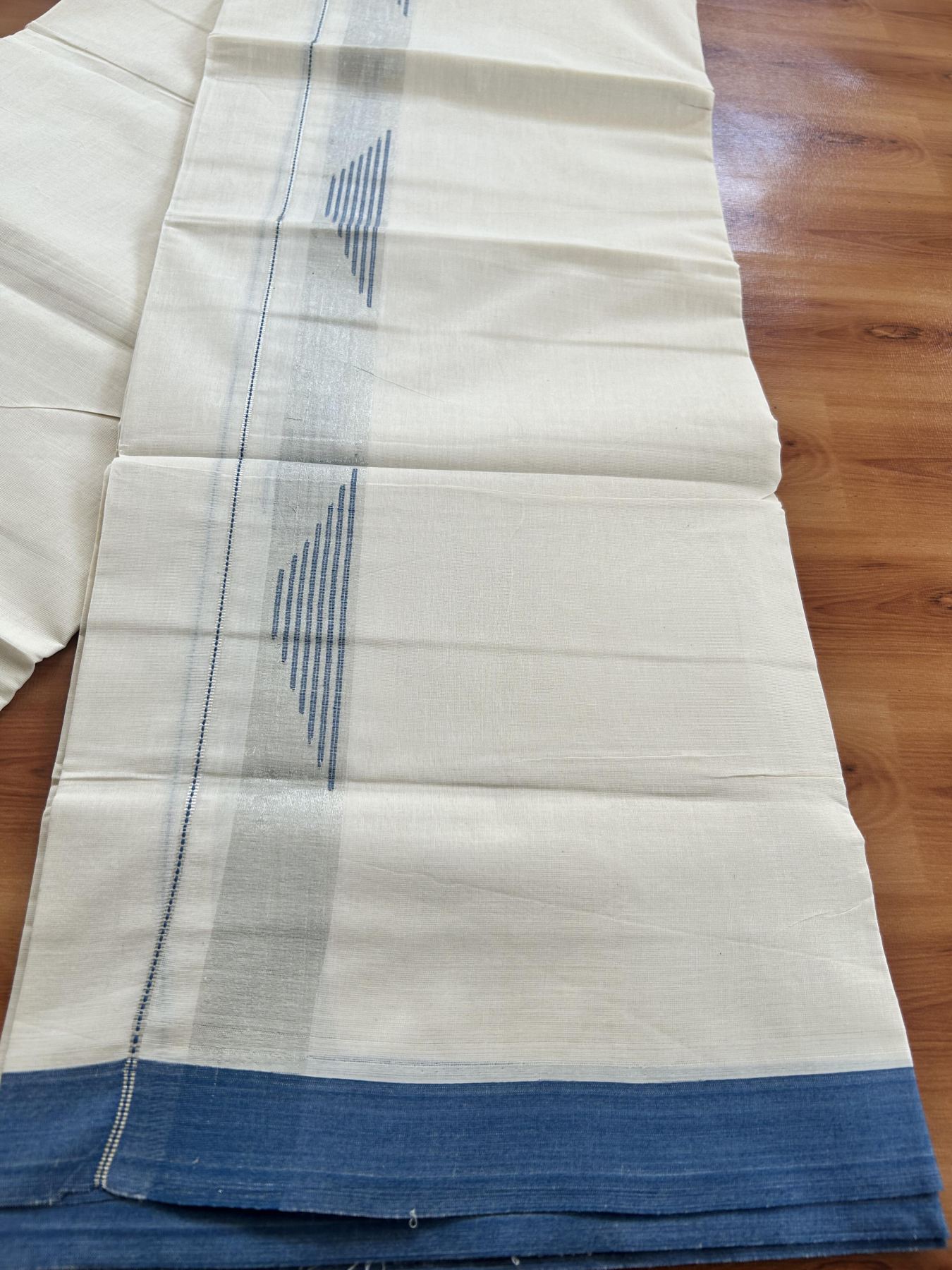 Double Off White (Unbleached) Mundu/Dhoti- 20% Discount! KaithariKada Pure Cotton - 100X80 - 1.25 inch Silver Kasav Shaded & Peacock Blue Stripes Jacquard Design Kara - 4 mtr (8.5 Muzham) - 29 KK5452 THI