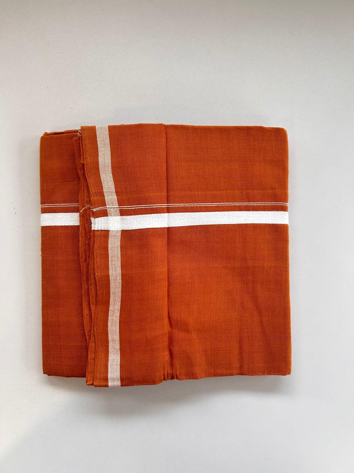 Kerala Handloom Single Kaily/Lungi - KaithariKada 100% Pure Cotton - 30s - 1 cm White Kara With Kavi Colour Body - (2 meter / 4 muzham) - 21 KK8081 ELA