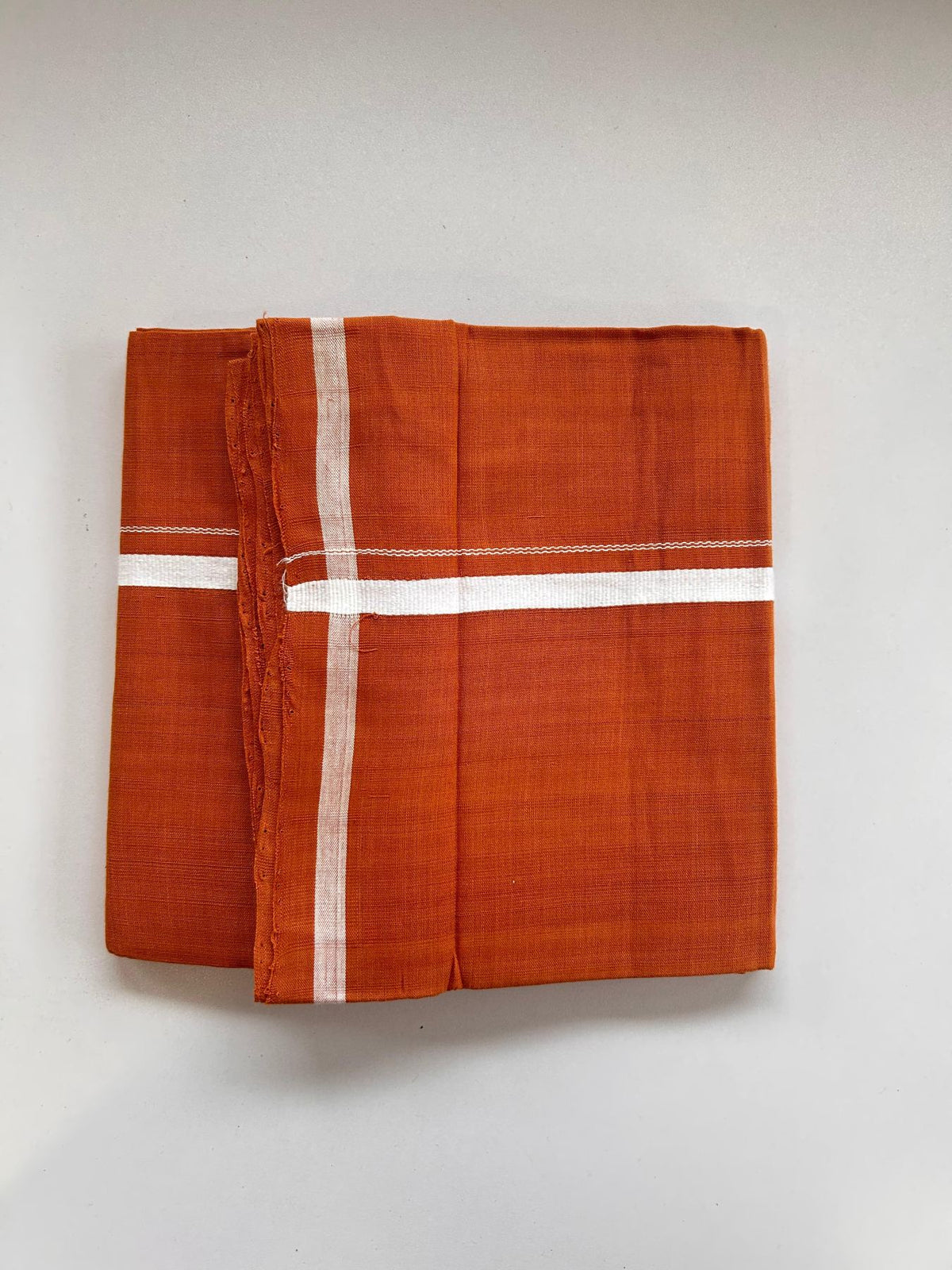 Kerala Handloom Single Kaily/Lungi - KaithariKada 100% Pure Cotton - 30s - 1 cm White Kara With Kavi Colour Body - (2 meter / 4 muzham) - 19 KK8081 ELA