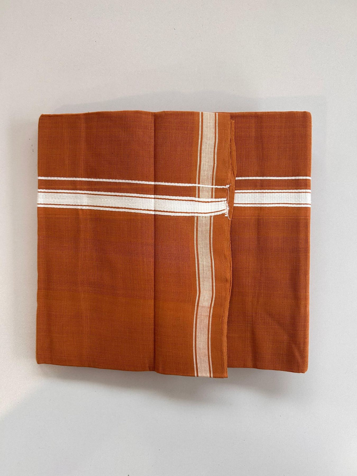 Kerala Handloom Single Kaily/Lungi - KaithariKada 100% Pure Cotton - 40s - 1 cm White Kara With Kavi Colour Body - (2 meter / 4 muzham) - 17 KK8081 ELA
