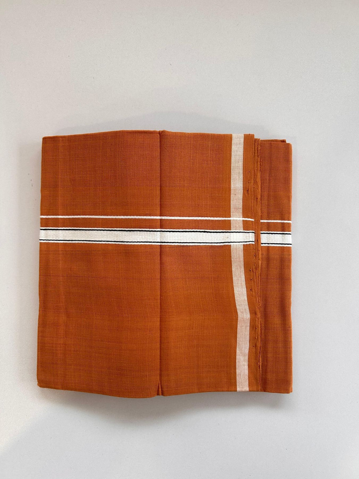 Kerala Handloom Single Kaily/Lungi - KaithariKada 100% Pure Cotton - 40s - 1 cm White & Black Kara With Kavi Colour Body - (2 meter / 4 muzham) - 16 KK8081 ELA