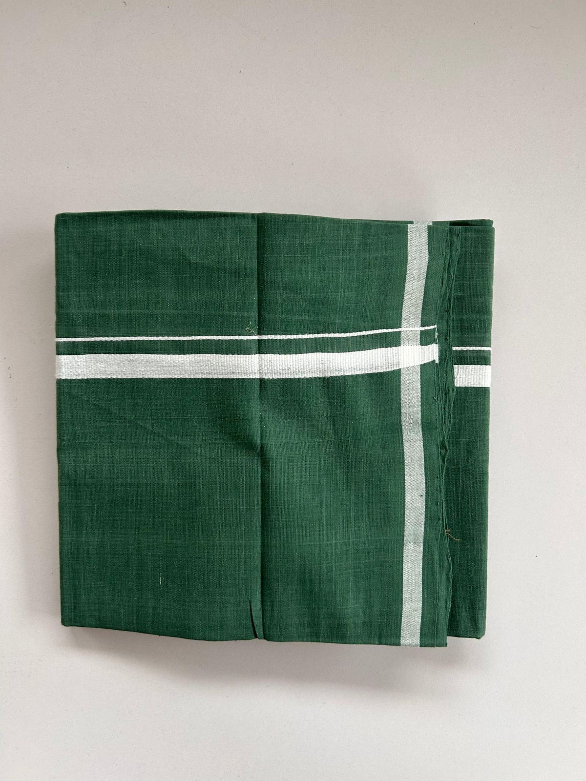 Kerala Handloom Single Kaily/Lungi - KaithariKada 100% Pure Cotton - 40s - 1 cm White Kara With Shaded Dark Green Colour Body - (2 meter / 4 muzham) - 3 KK8081 ELA