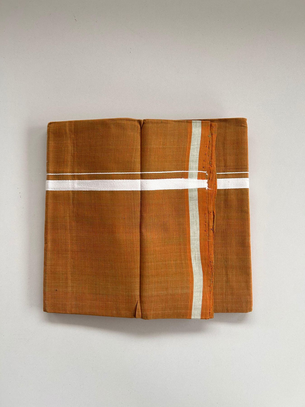 Kerala Handloom Single Kaily/Lungi - KaithariKada 100% Pure Cotton - 40s - 1 cm White Kara With Kavi Colour Body - (2 meter / 4 muzham) - 7 KK8081 ELA