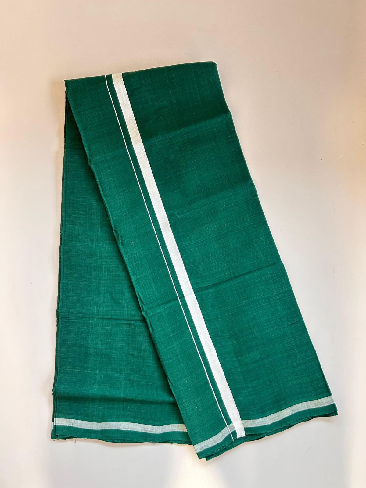 Kerala Handloom Single Kaily/Lungi - KaithariKada 100% Pure Cotton - 40s - 1.5 cm White Kara With Dark Green Colour Body - (2 meter / 4 muzham) - 6 KK8081 ELA