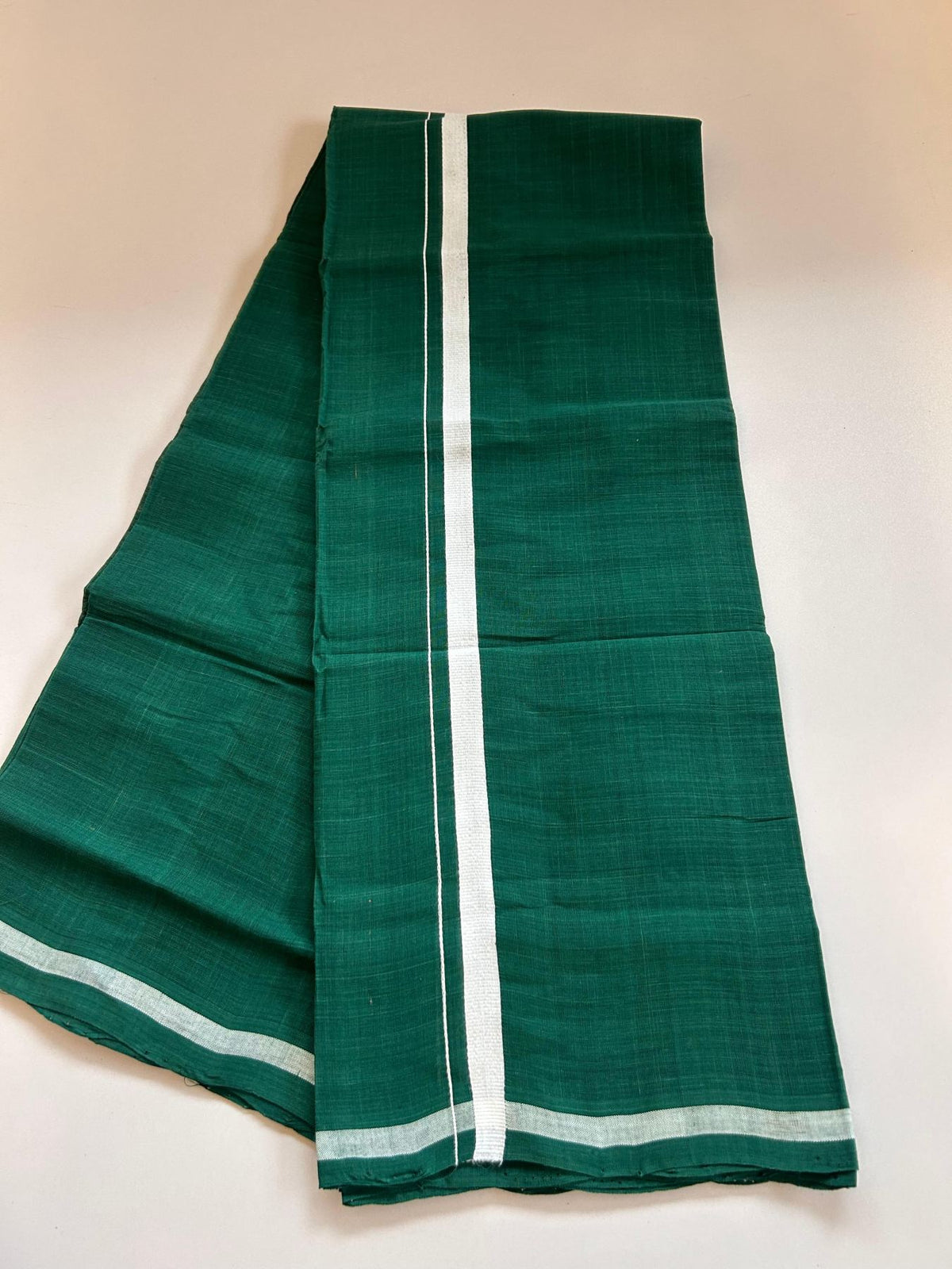 Kerala Handloom Single Kaily/Lungi - KaithariKada 100% Pure Cotton - 40s - 1.5 cm White Kara With Dark Green Colour Body - (2 meter / 4 muzham) - 6 KK8081 ELA
