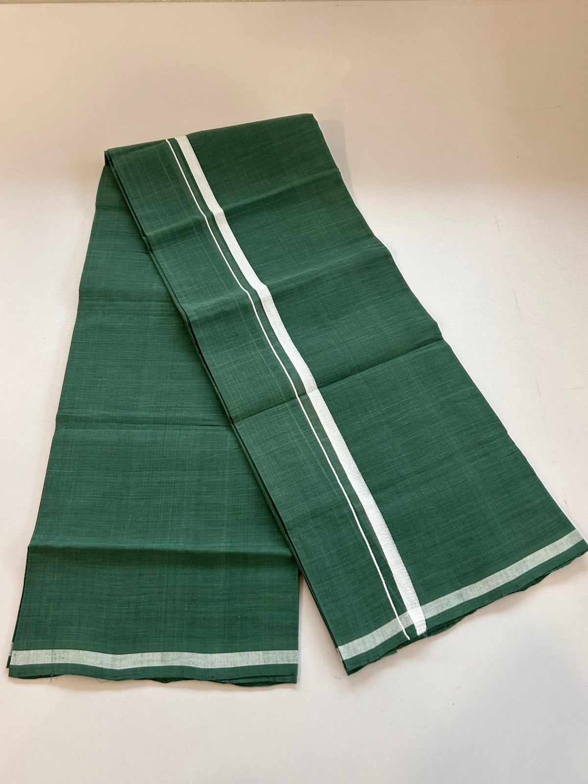 Kerala Handloom Single Kaily/Lungi - KaithariKada 100% Pure Cotton - 40s - 1 cm White Kara With Shaded Dark Green Colour Body - (2 meter / 4 muzham) - 3 KK8081 ELA
