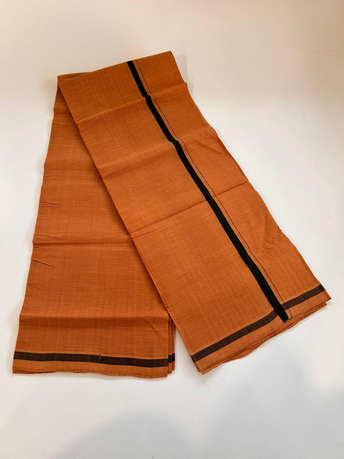 Kerala Handloom Single Kaily/Lungi - KaithariKada 100% Pure Cotton - 30s - 1.5 cm Black Kara With Kavi Colour Body - (2 meter / 4 muzham) - 11 KK8081 ELA