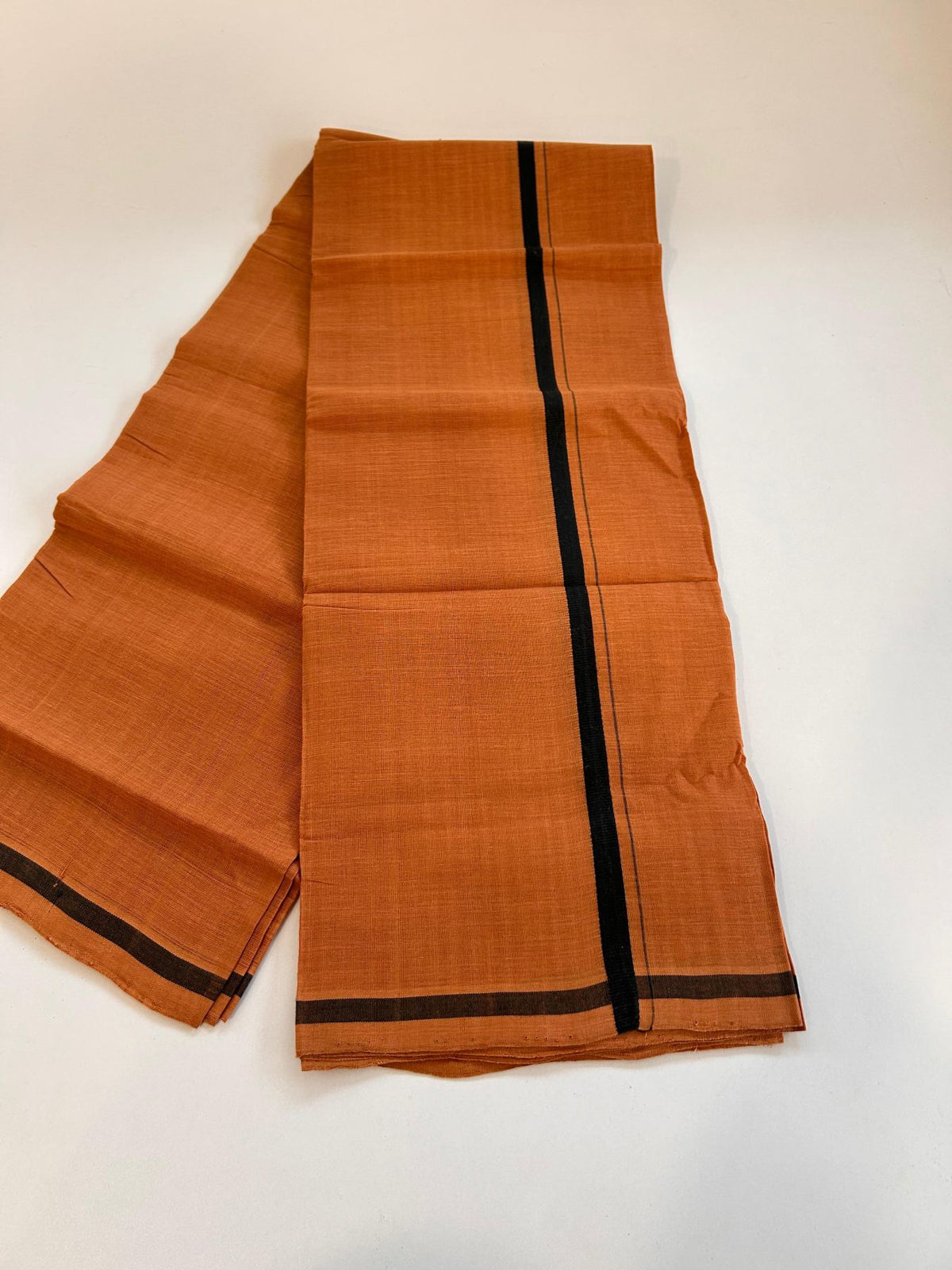 Kerala Handloom Single Kaily/Lungi - KaithariKada 100% Pure Cotton - 30s - 1.5 cm Black Kara With Kavi Colour Body - (2 meter / 4 muzham) - 11 KK8081 ELA