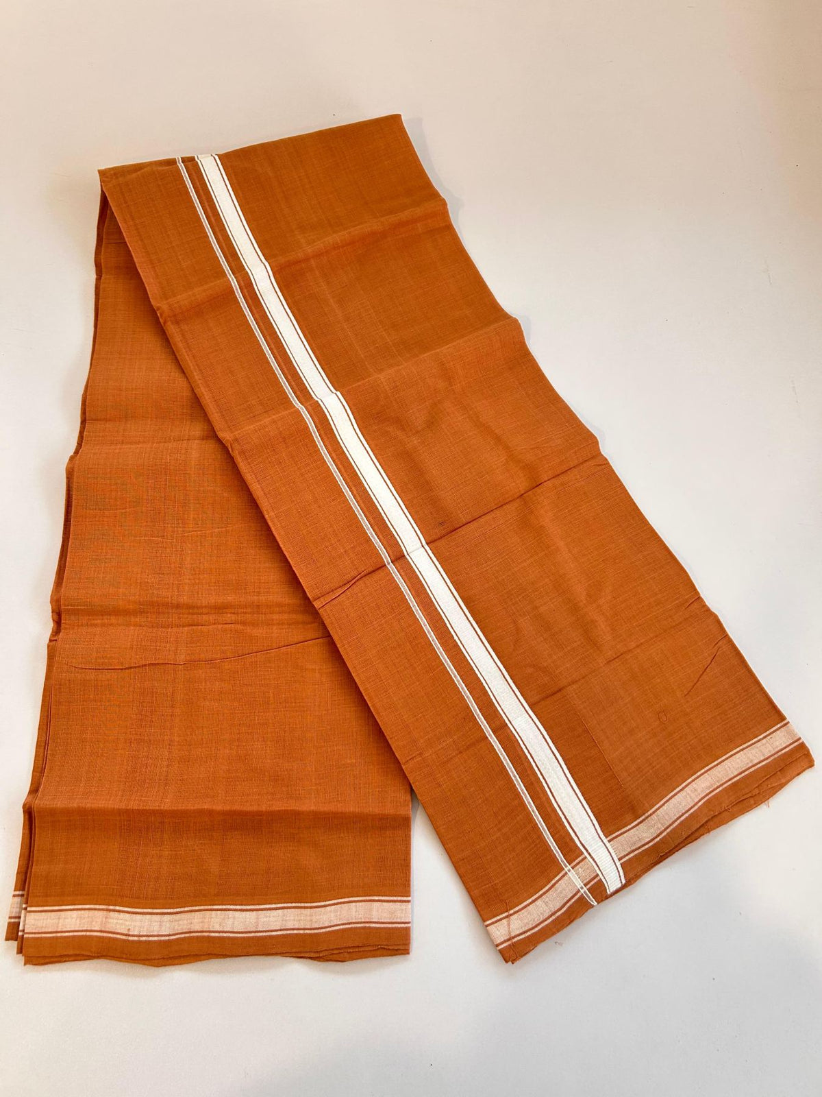 Kerala Handloom Single Kaily/Lungi - KaithariKada 100% Pure Cotton - 40s - 1.5 cm White Kara With Kavi Colour Body - (2 meter / 4 muzham) - 12 KK8081 ELA