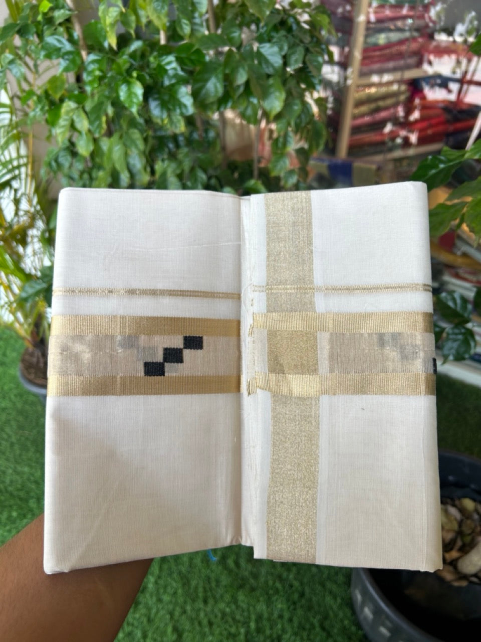 25% Discount ! KaithariKada Handloom Unakkupaav Balaramapuram - 100% Pure Cotton Off White - (Unbleached) Double Mundu/Dhoti - 100x100 - 2 inch Gold Kasav Center tissue & Black Designer Kara - 8KK5176ABH