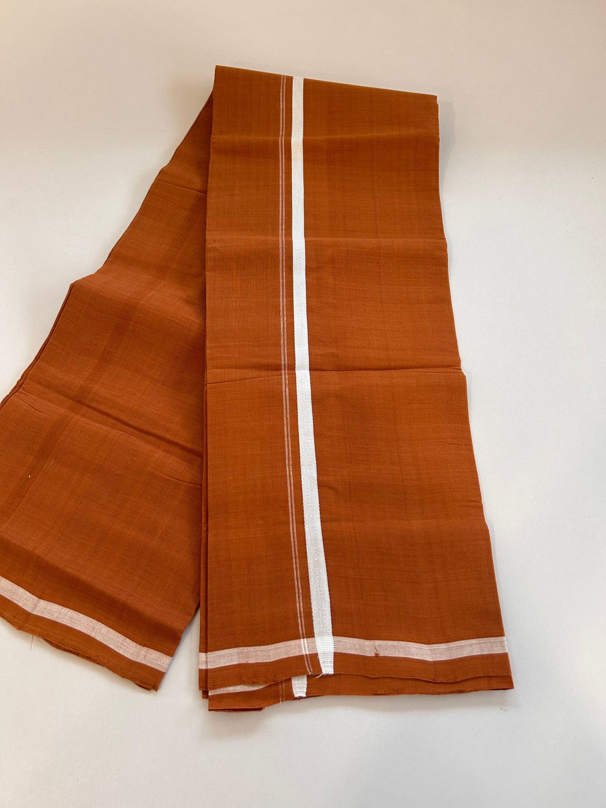 Kerala Handloom Single Kaily/Lungi - KaithariKada 100% Pure Cotton - 30s - 1 cm White Kara With Kavi Colour Body - (2 meter / 4 muzham) - 18 KK8081 ELA