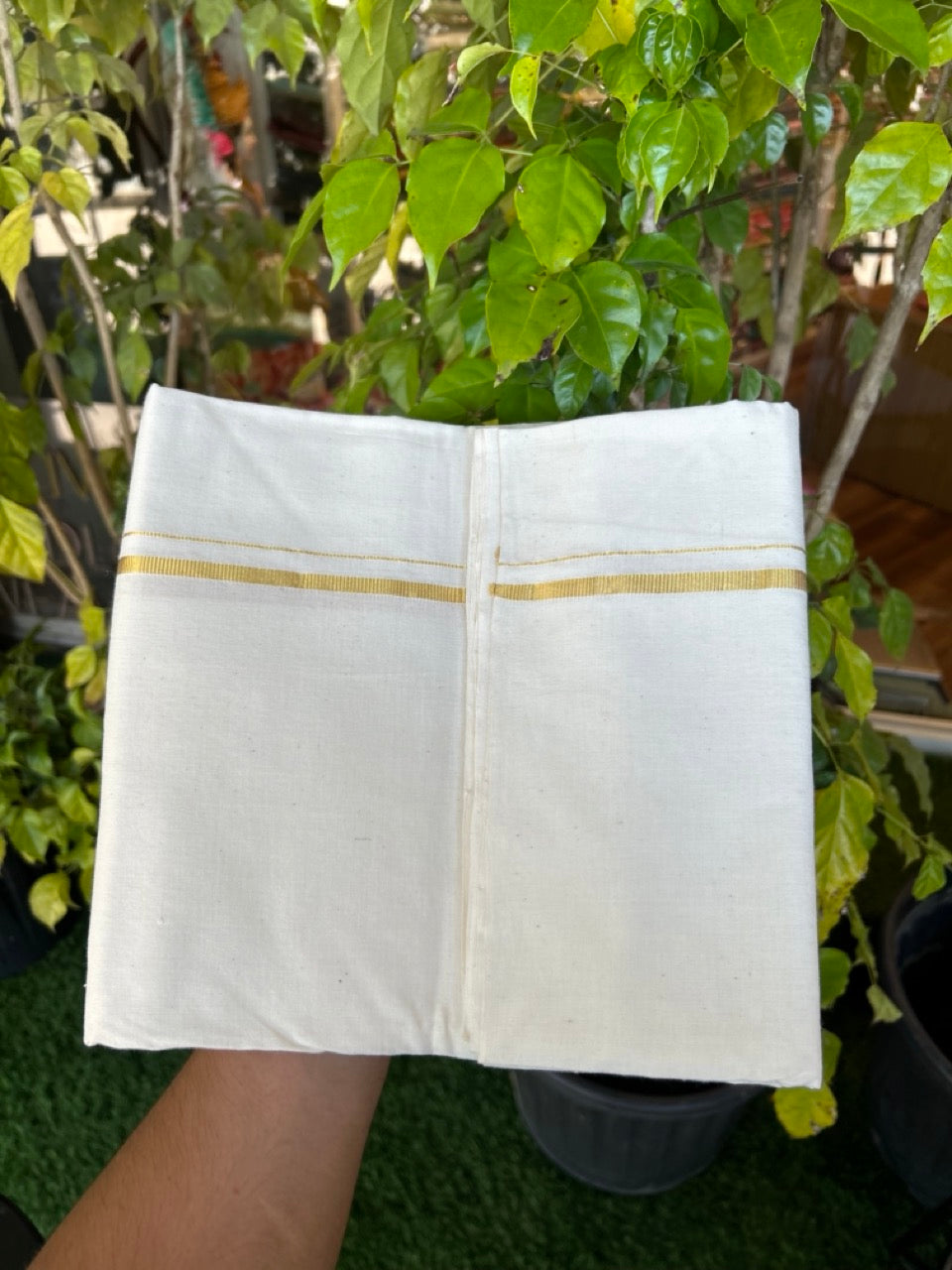 25% Discount!! Signature Kaitharikada Exclusive Single Dhoti - 100% Cotton Balaramapuram Handloom Single Mundu/Dhoti - Off White (Unbleached)- 0.75 cm Kasav Kara (2 meter / 4 muzham) - 2 KK5304KAI