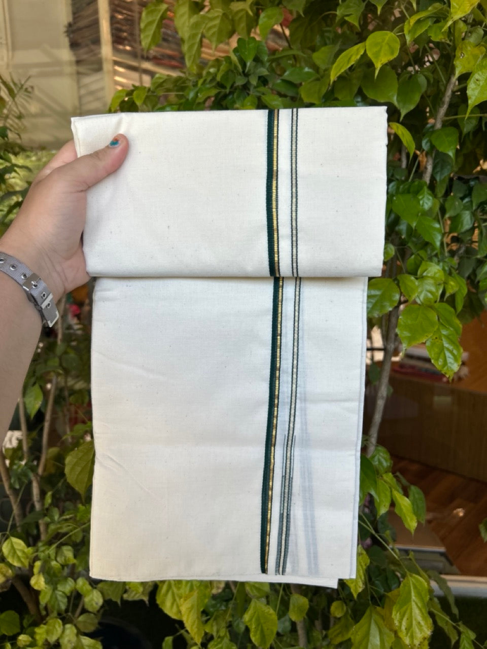 25% Discount!! Signature Kaitharikada Exclusive Single Dhoti - 100% Cotton Balaramapuram Handloom Single Mundu/Dhoti - Off White (Unbleached)- 0.75 cm Puliyilakkara Green & Kasav Chutty Kara (2 meter / 4 muzham) - 4 KK5304KAI