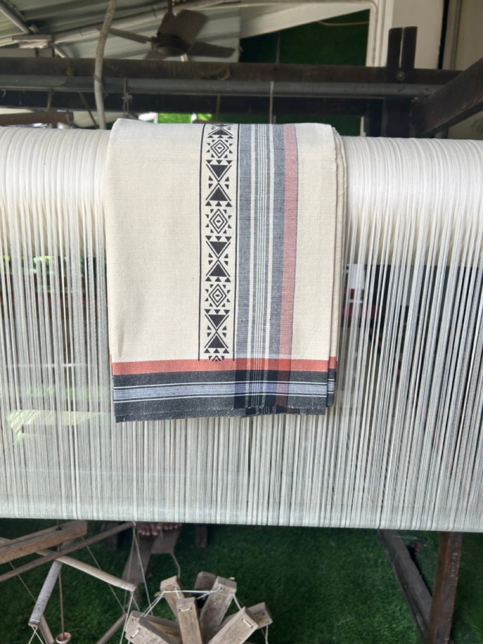 12% Discount !! Kaitharikada Pure Cotton Single OFF WHITE - (Unbleached) Kaily / Lungi - 3.75  inch Printed Black & Brownish Orange Striped Kuppadam kara with OFF WHITE colour body (2 meter / 4 muzham) - 7KK8009AS