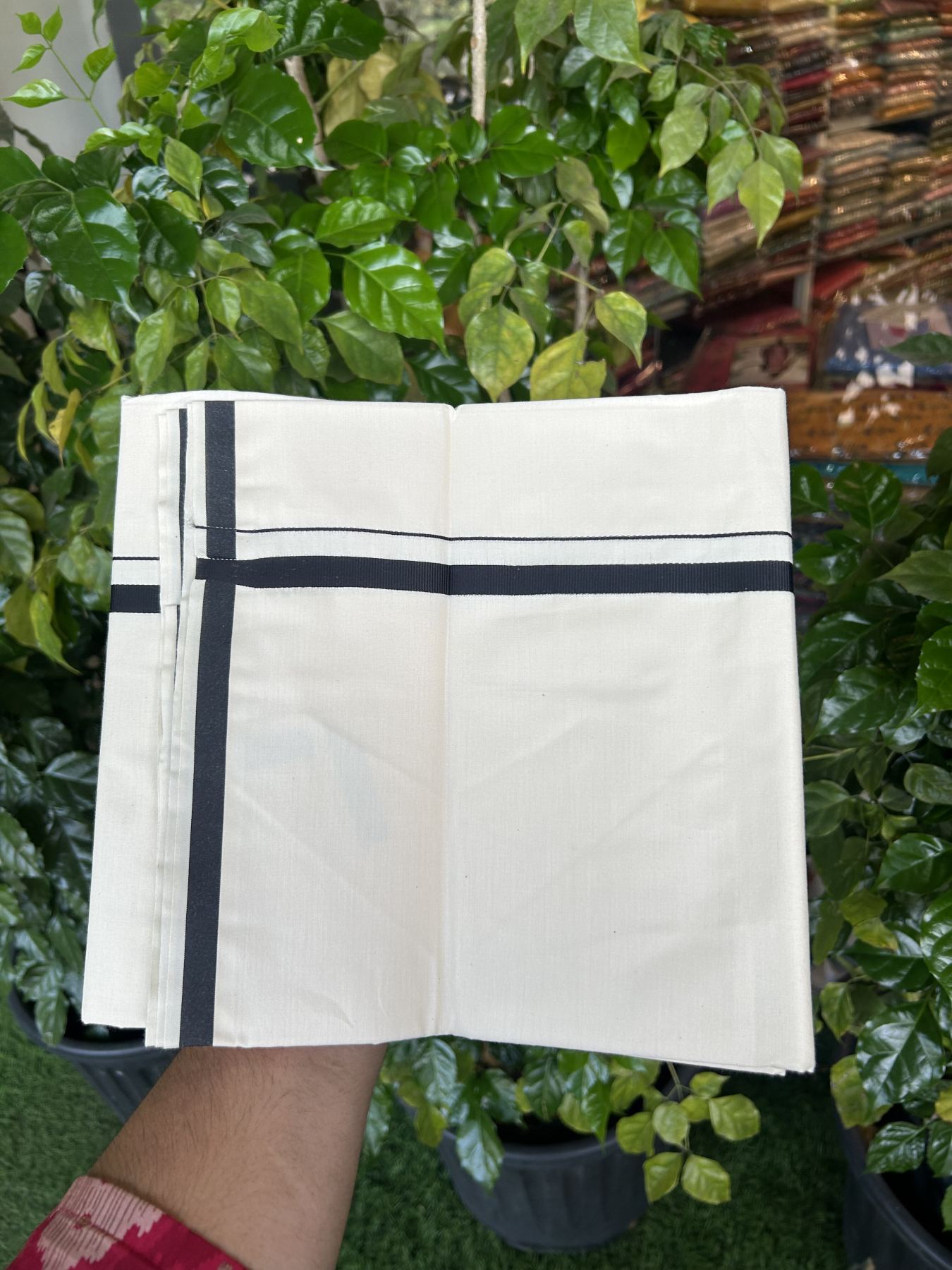 10% Discount ! KaithariKada Balaramapuram 100% Cotton Single Off white (Unbleached) Mundu/Dhoti - 40s - 1 cm Black Kara (2 meter / 4 muzham) - 3 KK5339 MC