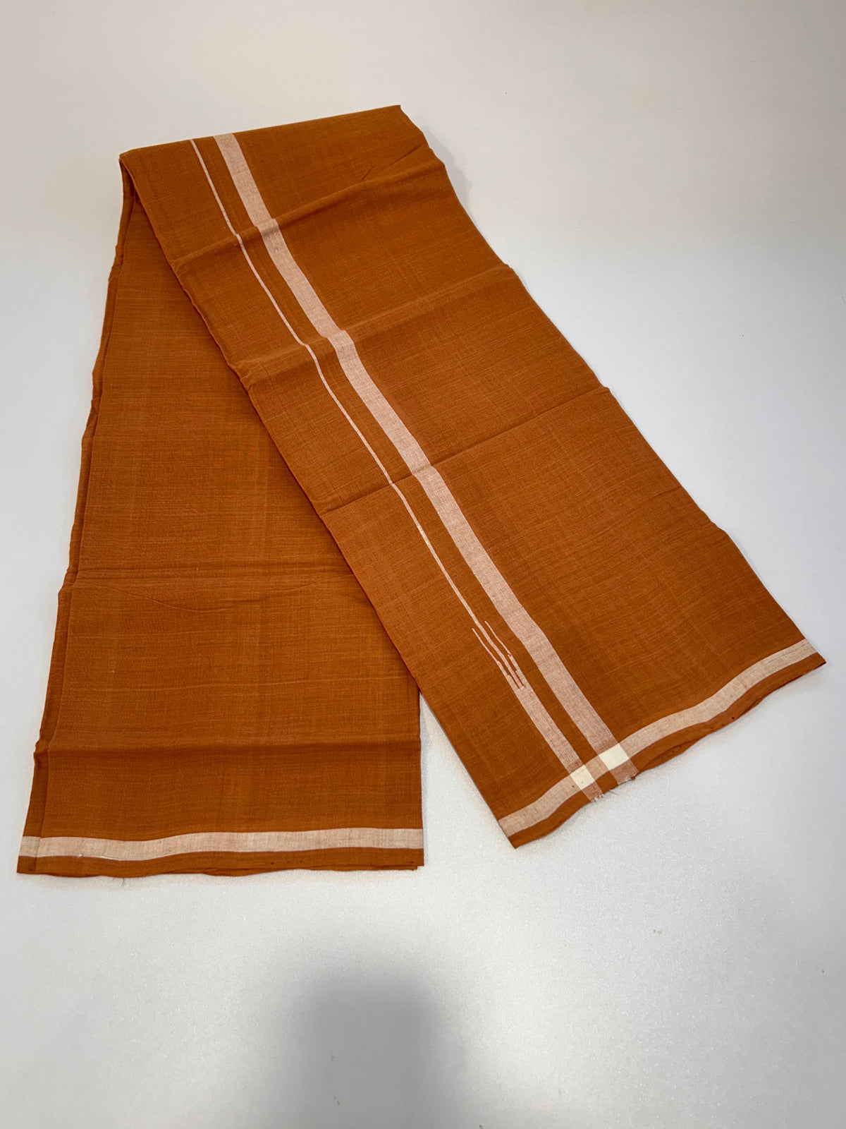 Kerala Handloom Single Kaily/Lungi - KaithariKada 100% Pure Cotton - 40s - 1.5 cm Puliyilakkara White Chutty Kara With Kavi Colour Body - (2 meter / 4 muzham) - 39 KK8081 ELA
