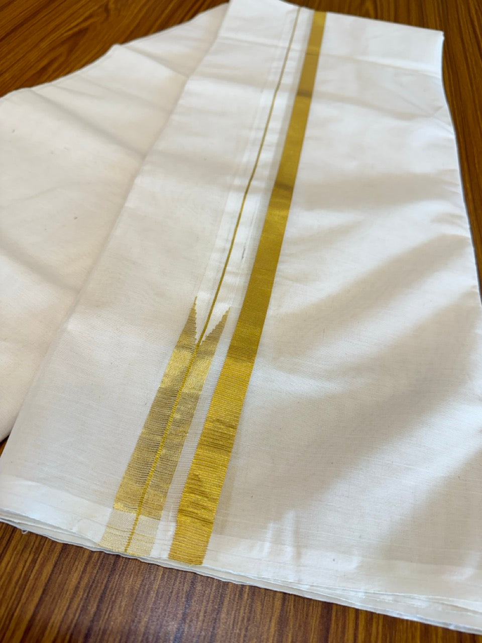 Mundu / Dhoti Off white Double - 20% Discount! KaithariKada 100% Cotton (Unbleached) Kerala -100x100 - 0.5 inch Puliyilakkara Golden Kasav Kara Chutty - 12343