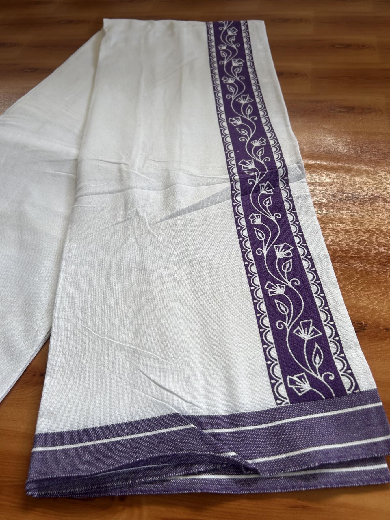 Kaitharikada - Single Kaily / Lungi - Mixed Cotton - 40s twisted - 2.25 inch Violet Printed Design kara with White colour body (2 meter / 4 muzham) - 30 KK8055 SAT