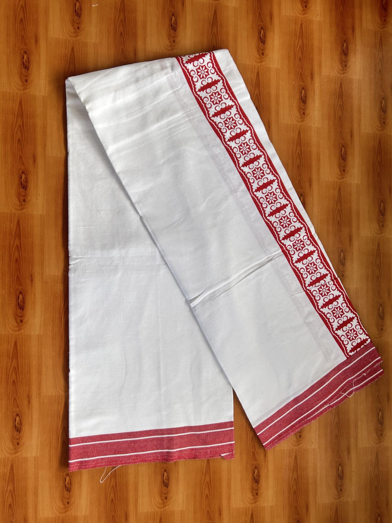 Kaitharikada - Single Kaily / Lungi - Mixed Cotton - 40s twisted - 2.25 inch Red Printed Design kara with White colour body (2 meter / 4 muzham) - 24 KK8055 SAT