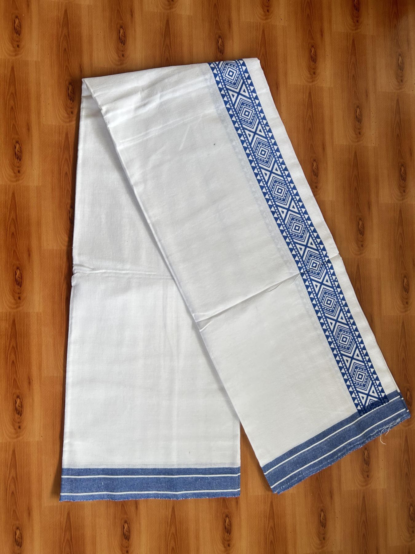 Kaitharikada - Single Kaily / Lungi - Mixed Cotton - 40s twisted - 2 inch Blue Printed Design kara with White colour body (2 meter / 4 muzham) - 21 KK8055 SAT