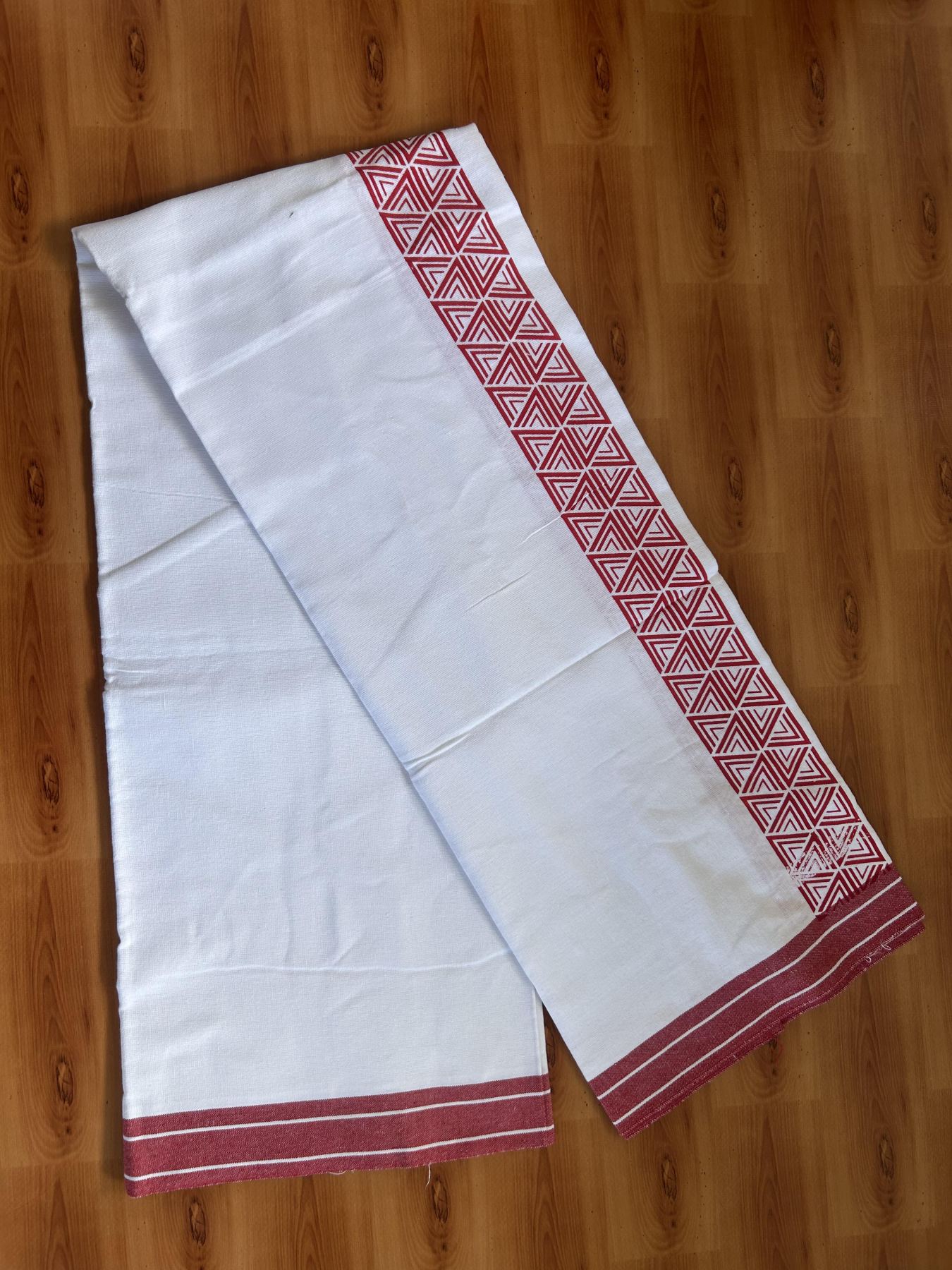 Kaitharikada - Single Kaily / Lungi - Mixed Cotton - 40s twisted - 2.25 inch Red Printed Design kara with White colour body (2 meter / 4 muzham) - 27 KK8055 SAT