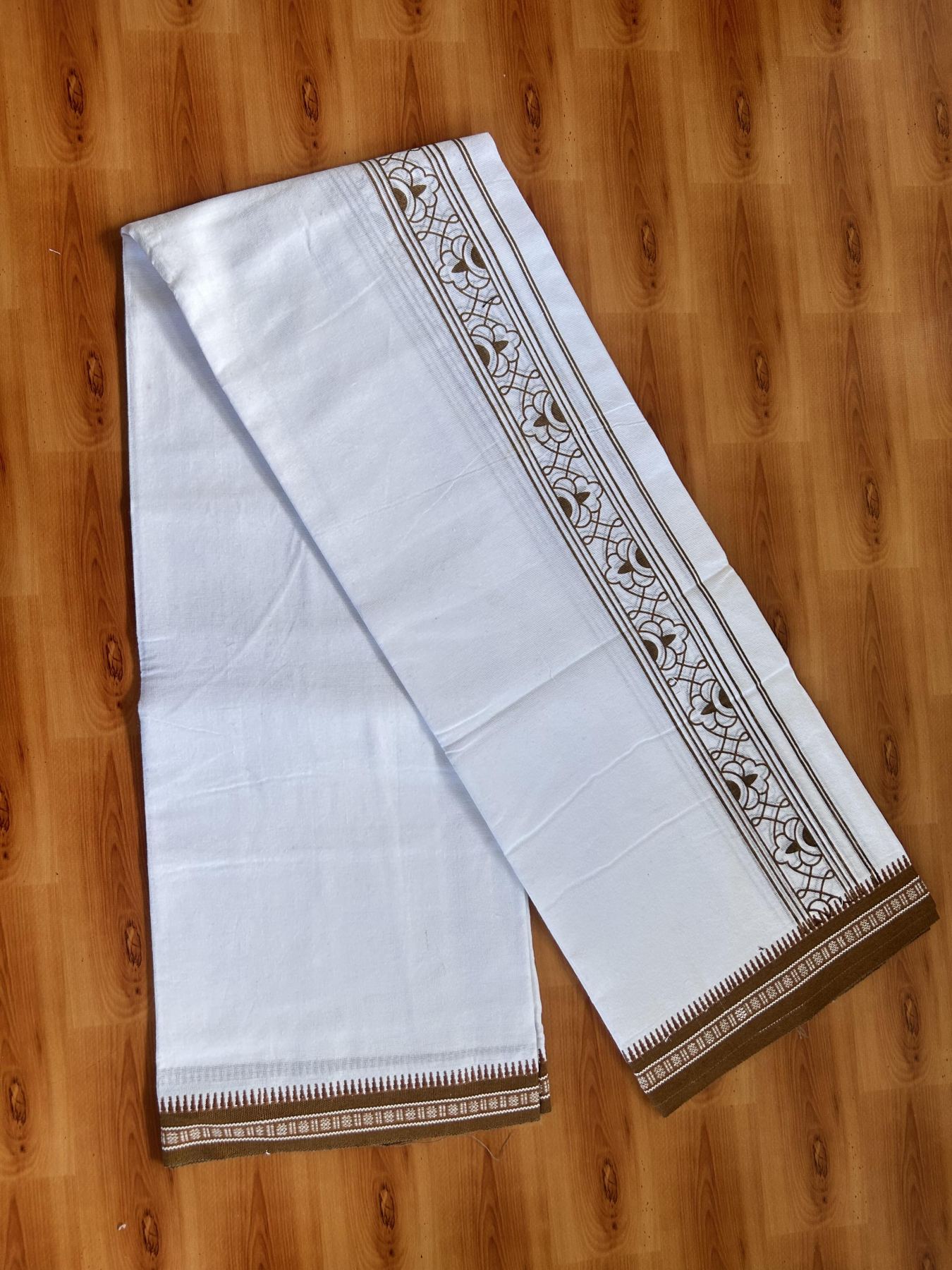 Kaitharikada - Single Kaily / Lungi - Mixed Cotton - 40s twisted - 2 inch Brown Printed Design kara with Kuppadam Border  White colour body (2 meter / 4 muzham) - 38 KK8055 SAT