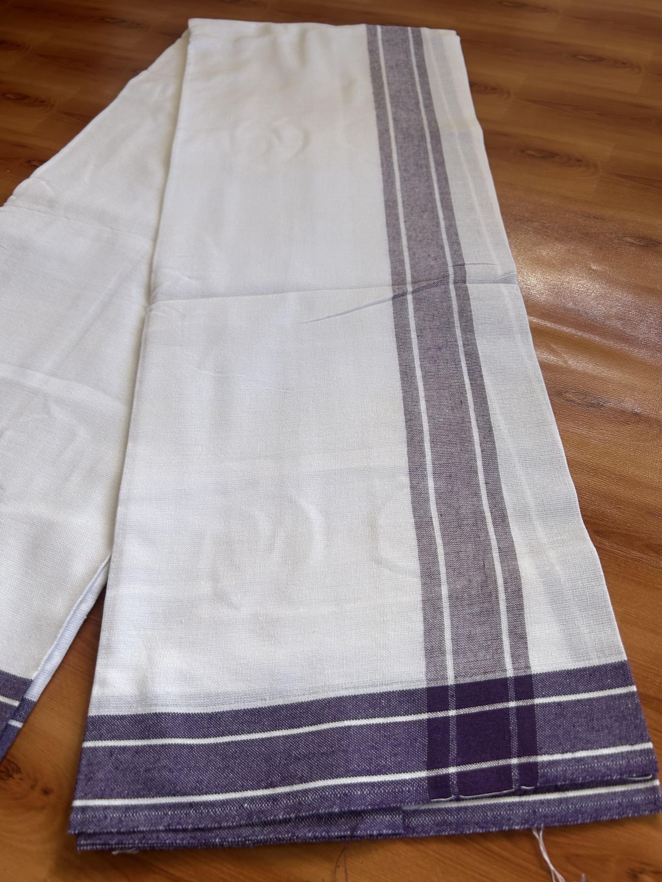 Kaitharikada - Single Kaily / Lungi - Mixed Cotton - 40s twisted - 1.75 inch Violet kara with White colour body (2 meter / 4 muzham) - 16 KK8055 SAT
