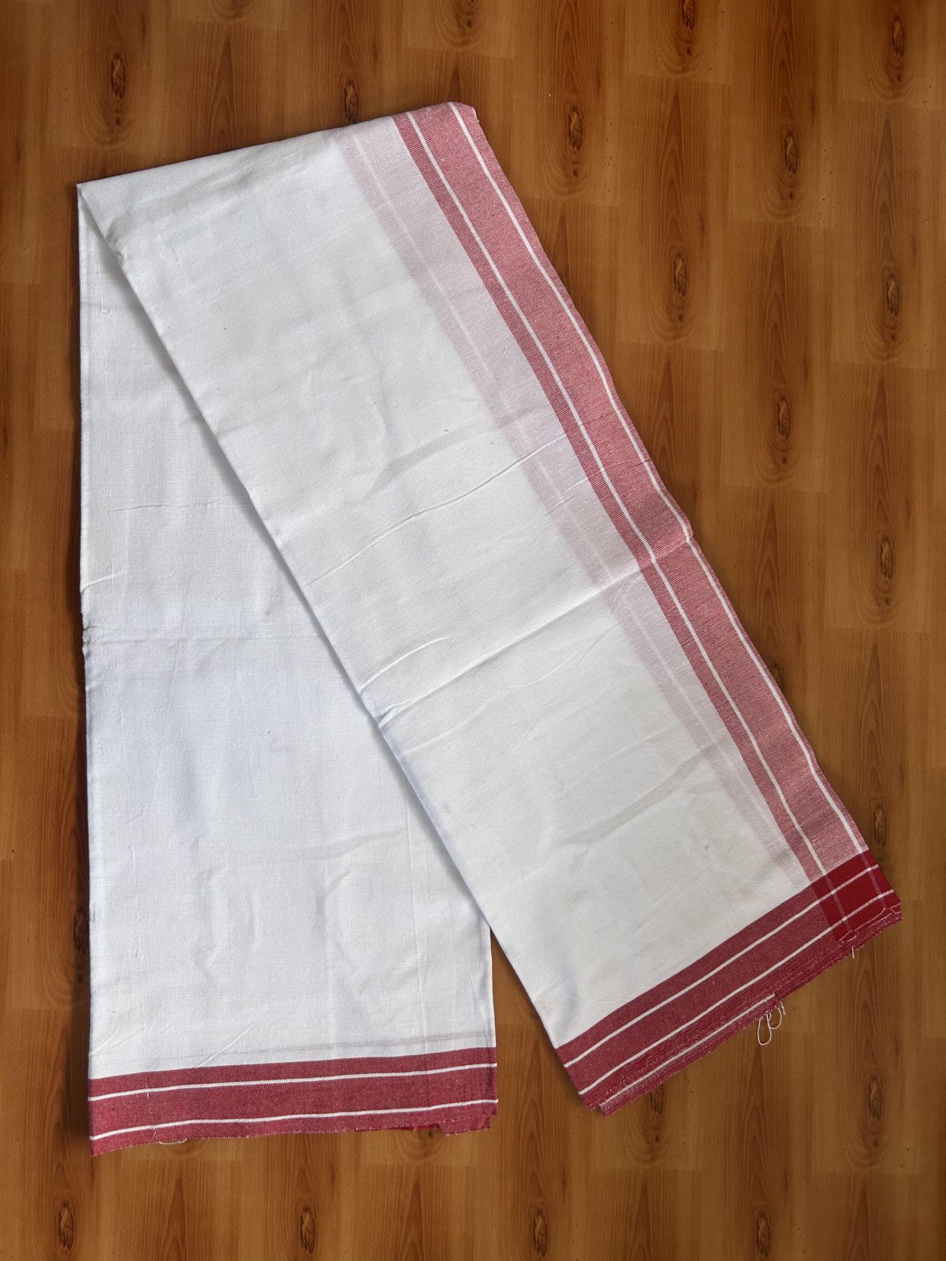 Kaitharikada - Single Kaily / Lungi - Mixed Cotton - 40s twisted - 1.75 inch Dark Red kara with White colour body (2 meter / 4 muzham) - 20 KK8055 SAT