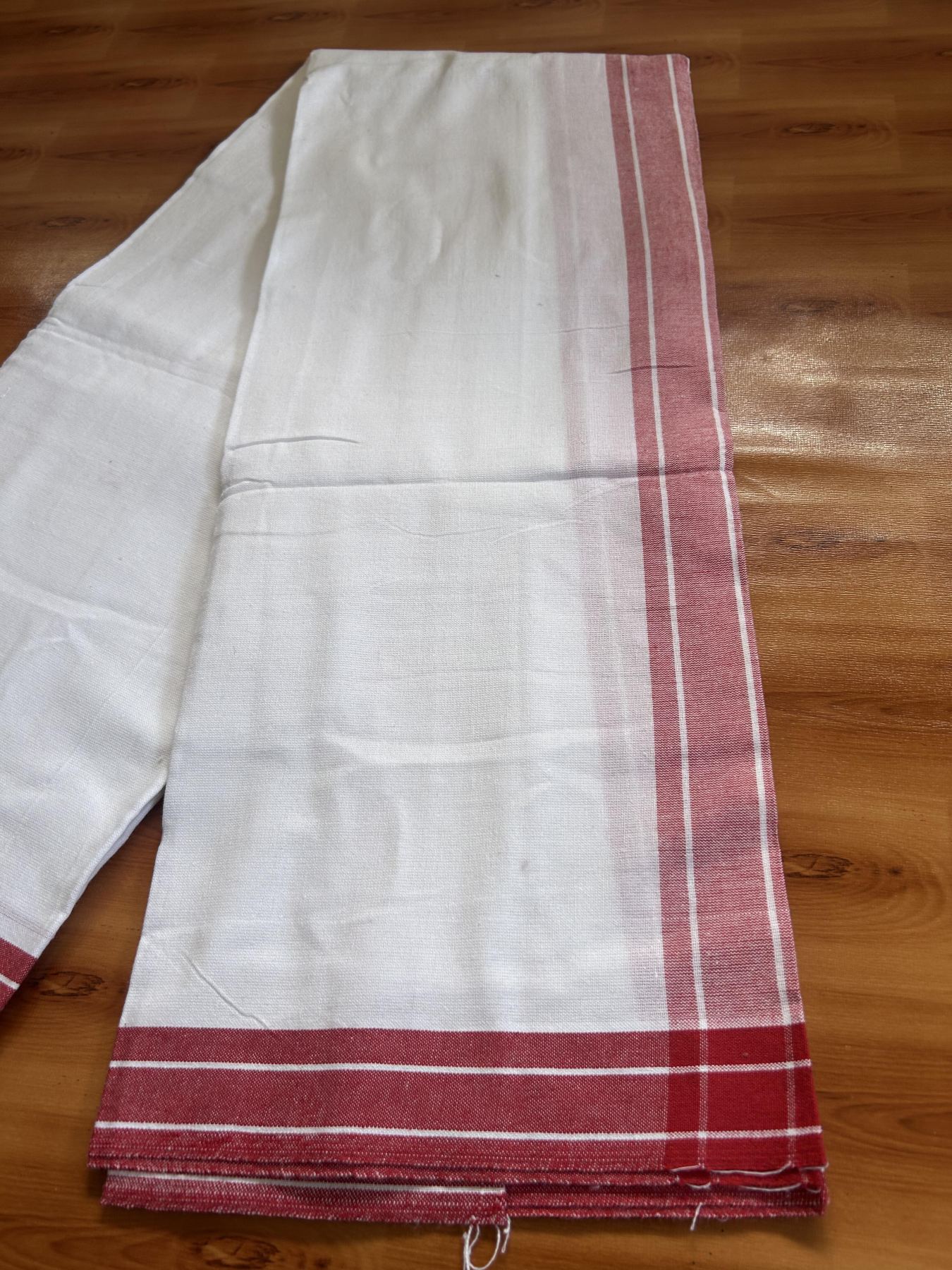 Kaitharikada - Single Kaily / Lungi - Mixed Cotton - 40s twisted - 1.75 inch Dark Red kara with White colour body (2 meter / 4 muzham) - 20 KK8055 SAT