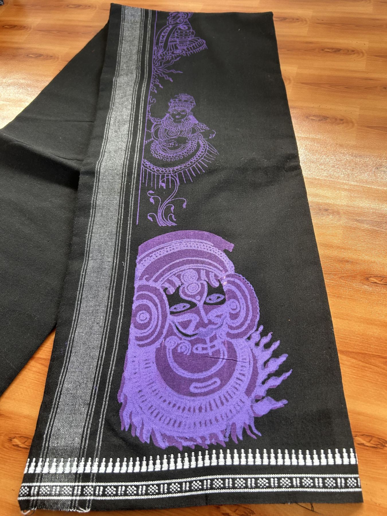 Kaitharikada - Single Kaily / Lungi - Mixed Cotton - 40s twisted - 1.75 inch Violet Theyyam Design printed kuppadam kara with Black colour body (2 meter / 4 muzham) - 2 KK8055 SAT