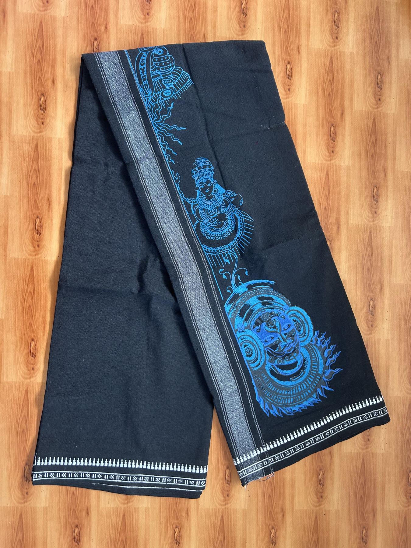 Kaitharikada - Single Kaily / Lungi - Mixed Cotton - 40s twisted - 1.75 inch  Blue Theyyam Design printed kuppadam kara with Black colour body (2 meter / 4 muzham) - 6 KK8055 SAT