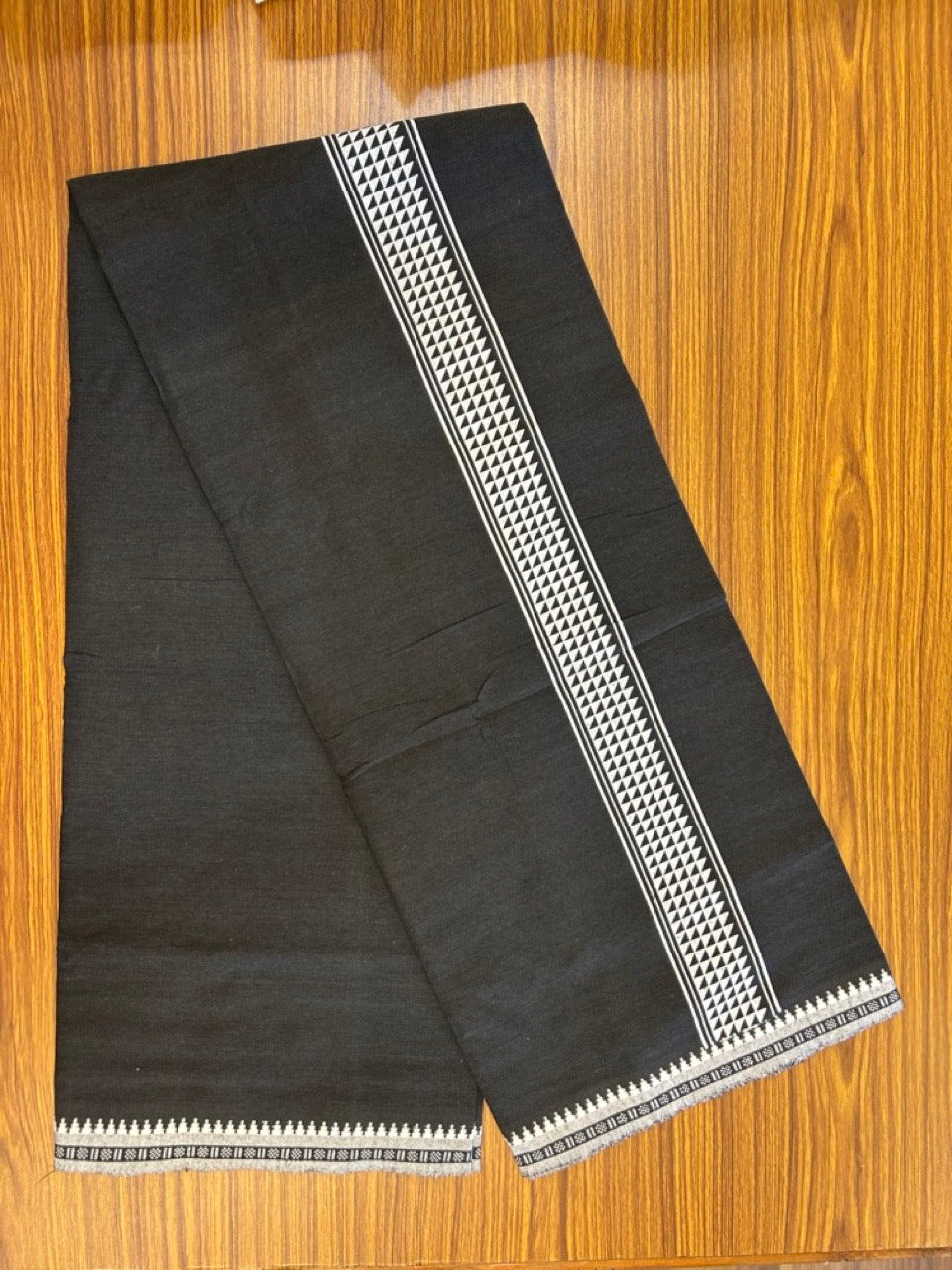 18% Discount! Cotton 80% & Polyester 20%. Kaitharikada Single Black - Kaily / Lungi - 40s - 2 inch Printed kara Kuppadam Border (2 meter / 4 muzham) - 10 KK8040 MUT