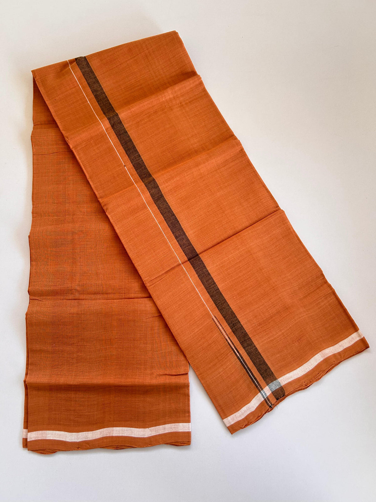 Kerala Handloom Single Kaily/Lungi - KaithariKada 100% Pure Cotton - 40s - 2 cm Puliyilakkara Black Shaded Chutty Kara With Kavi Colour Body - (2 meter / 4 muzham) - 44 KK8081 ELA