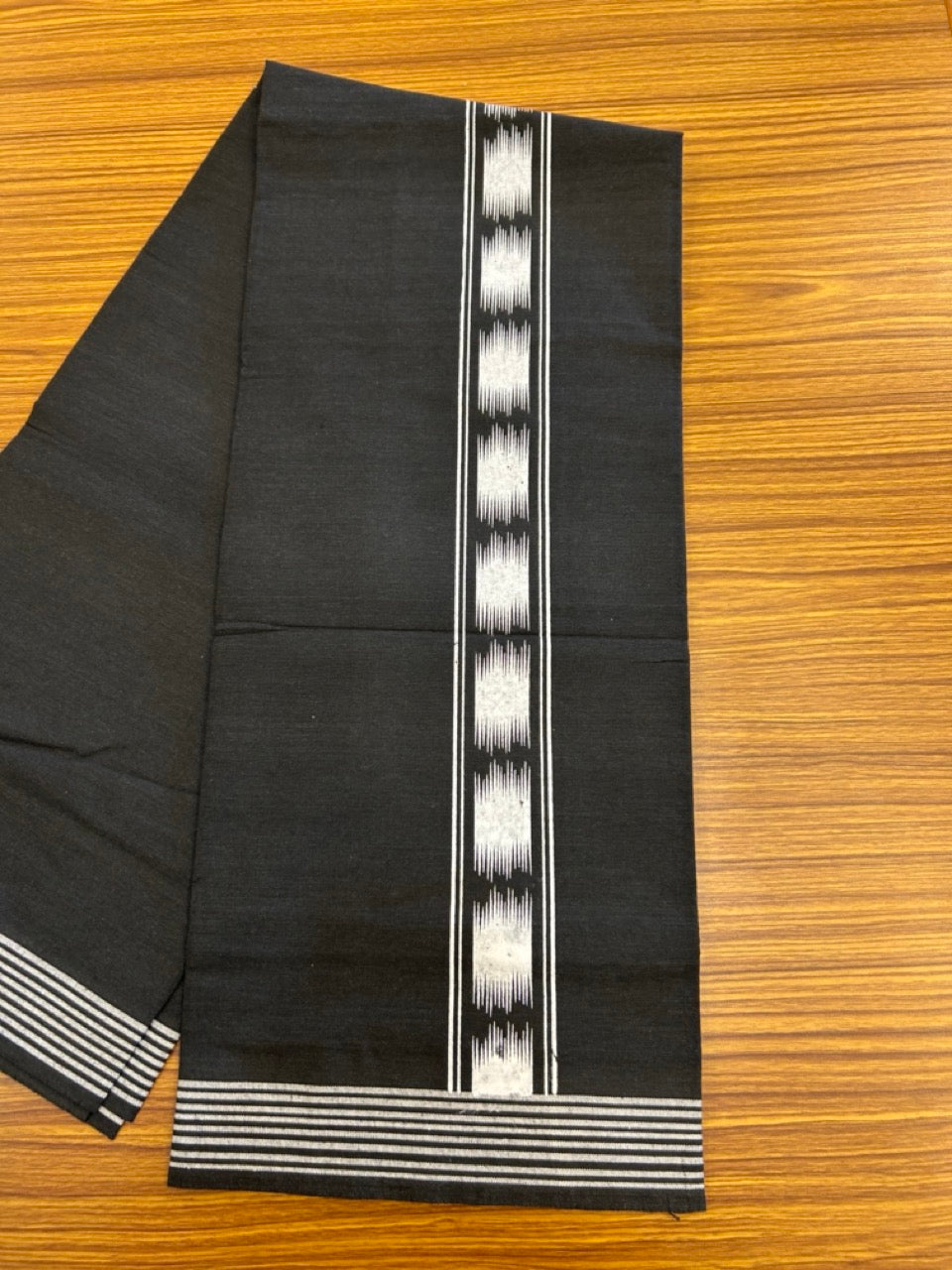 18% Discount! Cotton 80% & Polyester 20%. Kaitharikada Single Black - Kaily / Lungi - 40s - 2 inch Printed Kara Stripes Border (2 meter / 4 muzham) - 11 KK8040 MUT