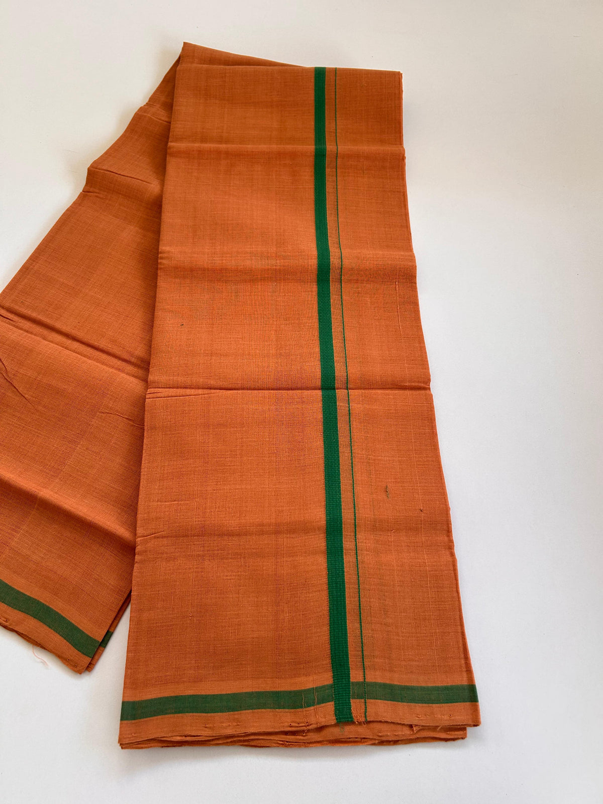 Kerala Handloom Single Kaily/Lungi - KaithariKada 100% Pure Cotton - 40s - 1 cm Green Kara With Kavi Colour Body - (2 meter / 4 muzham) - 45 KK8081 ELA