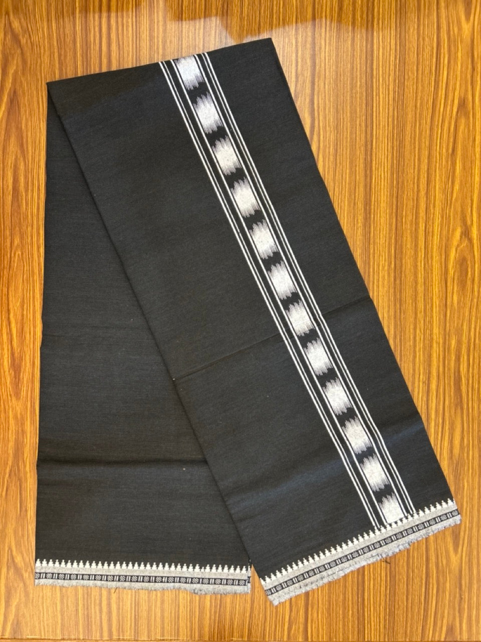 18% Discount! Cotton 80% & Polyester 20% - Kaitharikada Single Black - Kaily / Lungi - 40s - 2 inch Printed kara Kuppadam Border (2 meter / 4 muzham) - 3 KK8040 MUT