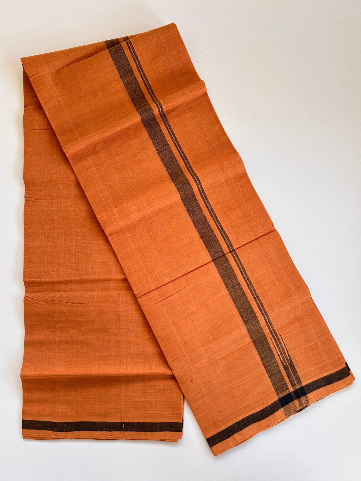 Kerala Handloom Single Kaily/Lungi - KaithariKada 100% Pure Cotton - 40s - 2 cm Puliyilakkara Black Chutty Kara With Kavi Colour Body - (2 meter / 4 muzham) - 46 KK8081 ELA