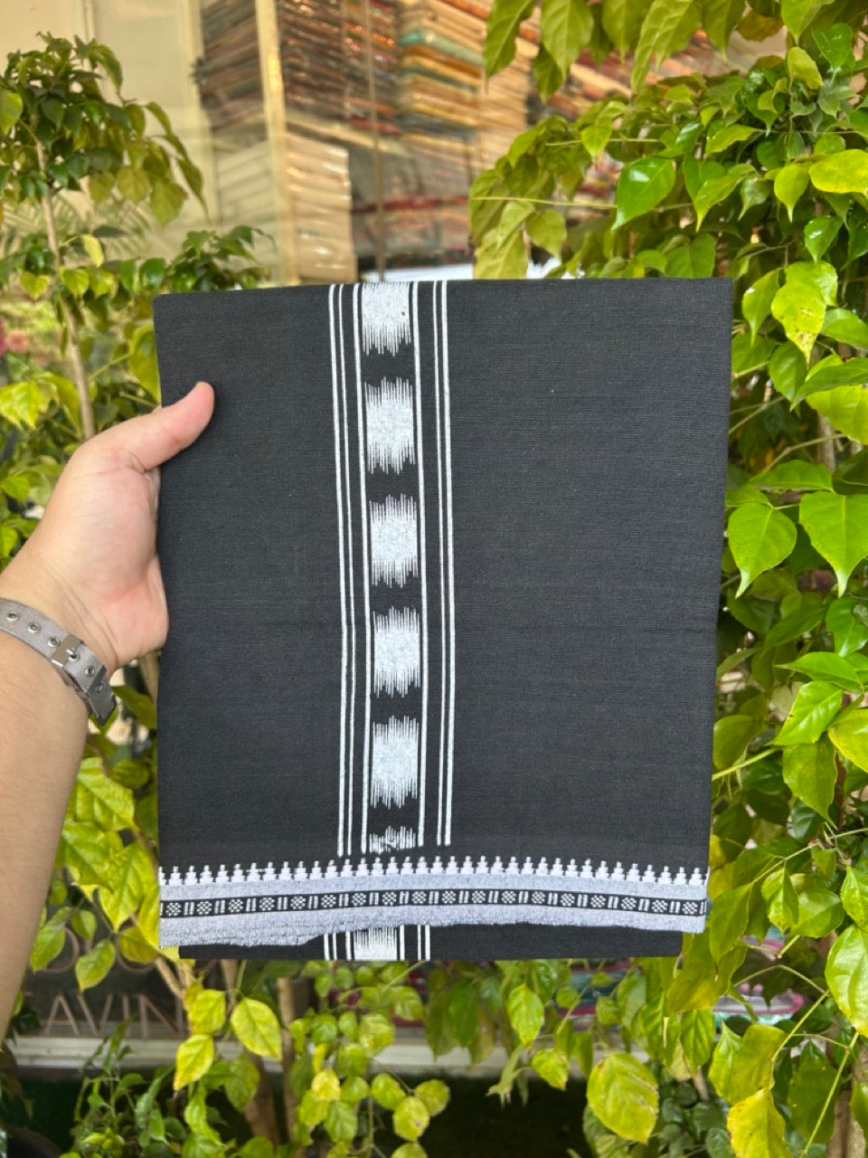 18% Discount! Cotton 80% & Polyester 20% - Kaitharikada Single Black - Kaily / Lungi - 40s - 2 inch Printed kara Kuppadam Border (2 meter / 4 muzham) - 3 KK8040 MUT