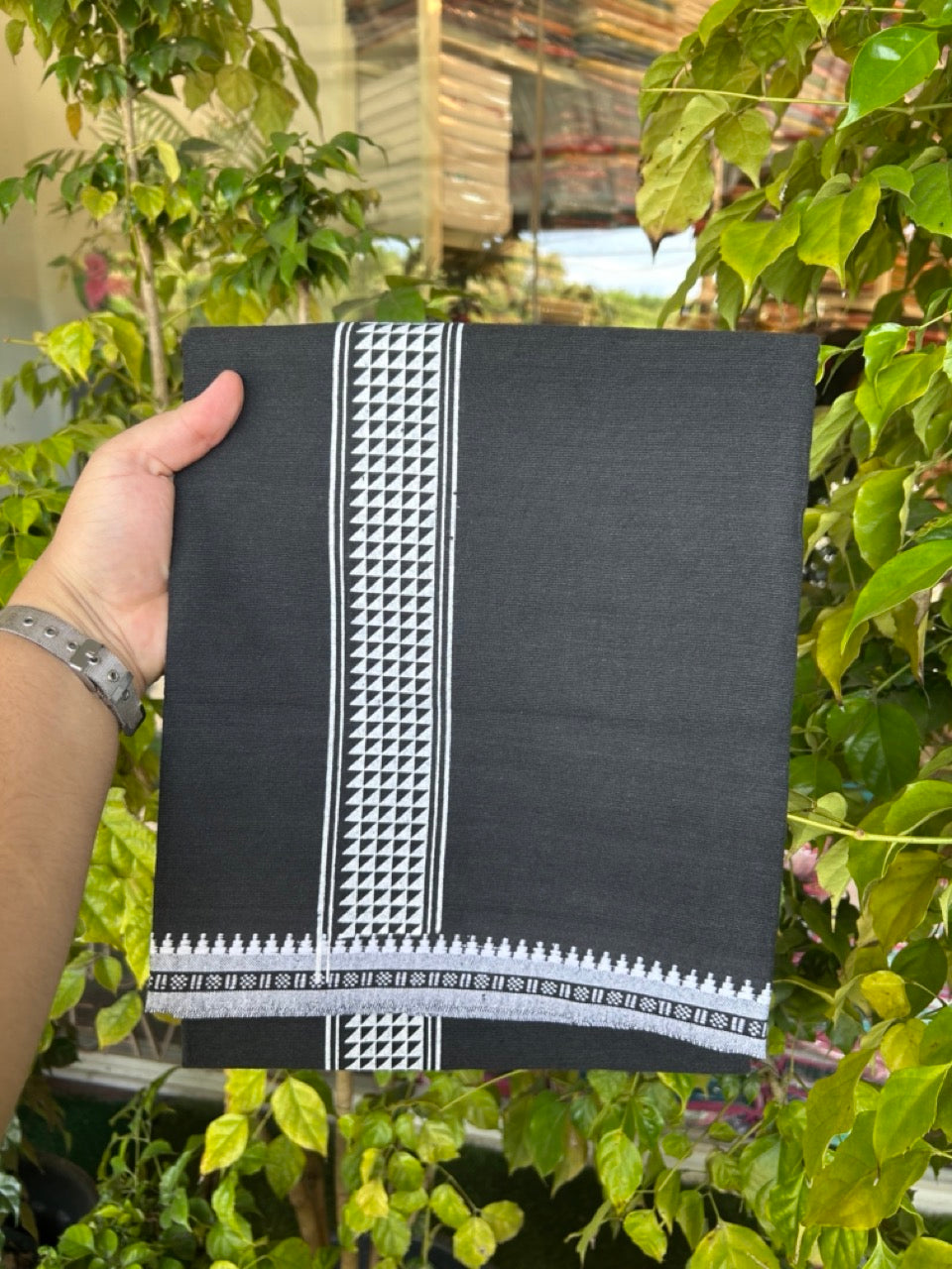 18% Discount! Cotton 80% & Polyester 20%. Kaitharikada Single Black - Kaily / Lungi - 40s - 2 inch Printed kara Kuppadam Border (2 meter / 4 muzham) - 10 KK8040 MUT