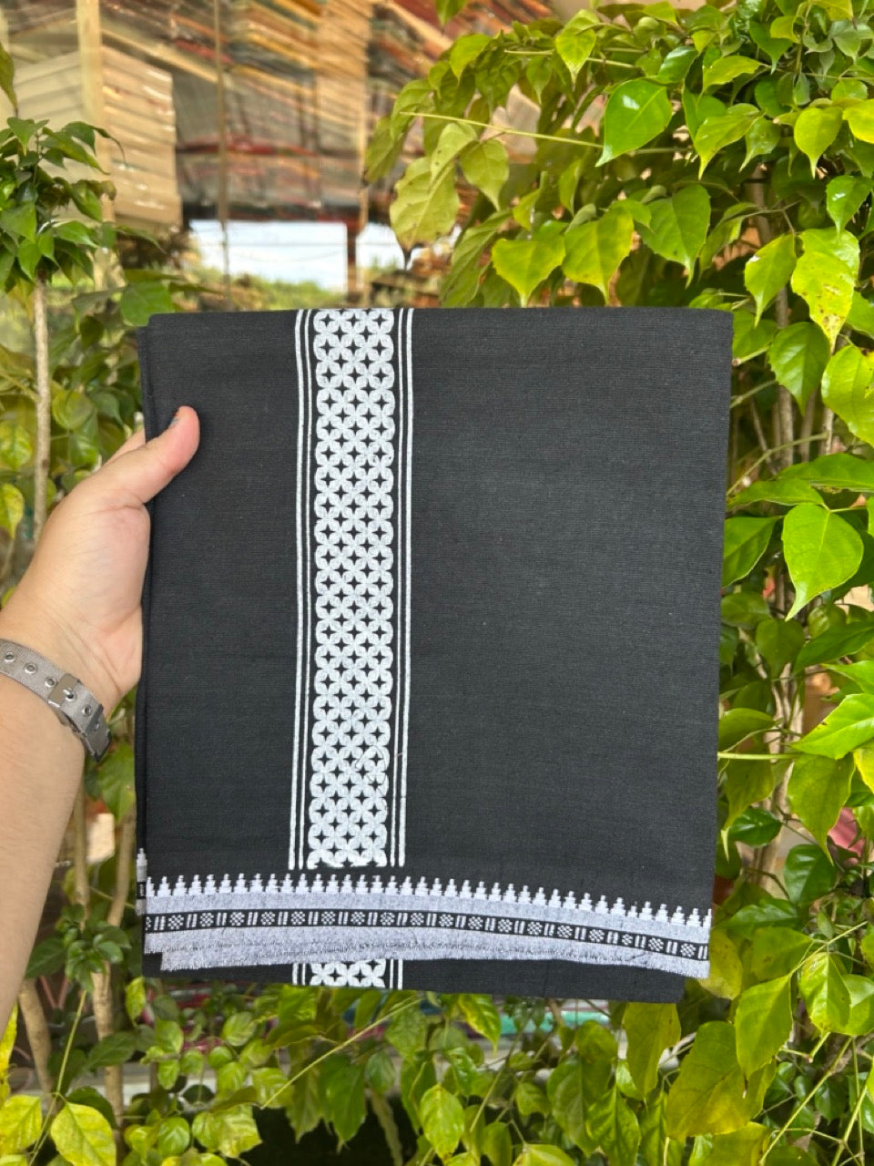 18% Discount! Cotton 80% & Polyester 20% - Kaitharikada Single Black - Kaily / Lungi - 40s - 2 inch Printed kara Kuppadam Border (2 meter / 4 muzham) - 7 KK8040 MUT