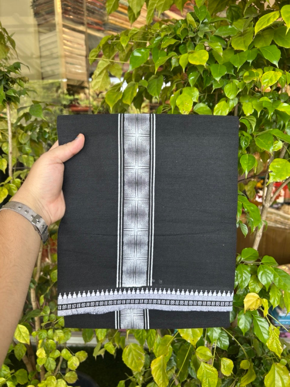 18% Discount! Cotton 80% & Polyester 20% - Kaitharikada Single Black - Kaily / Lungi - 40s - 2 inch Printed kara Kuppadam Border (2 meter / 4 muzham) - 5 KK8040 MUT